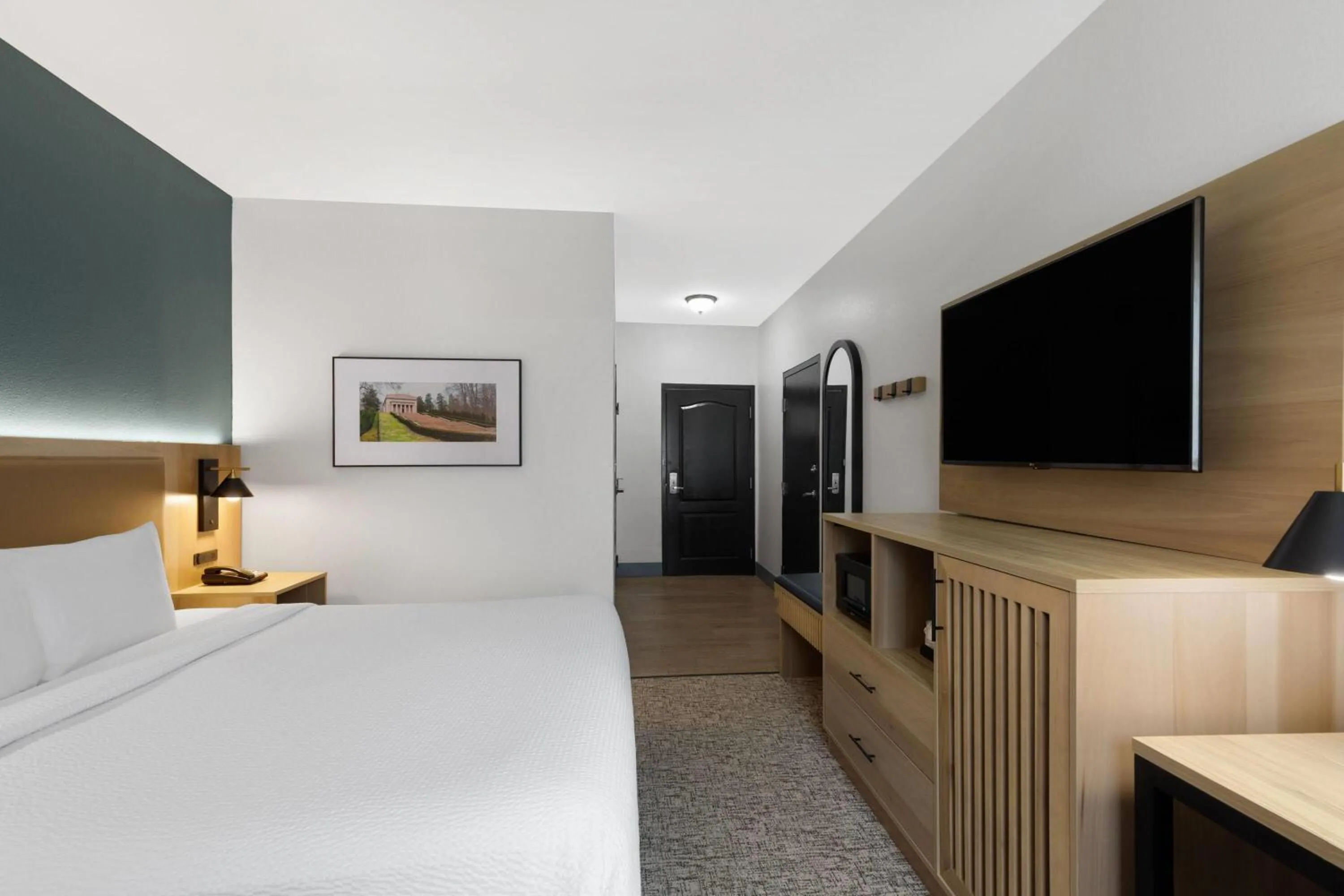 Photo of the whole room, Bed in La Quinta by Wyndham Lexington South / Hamburg