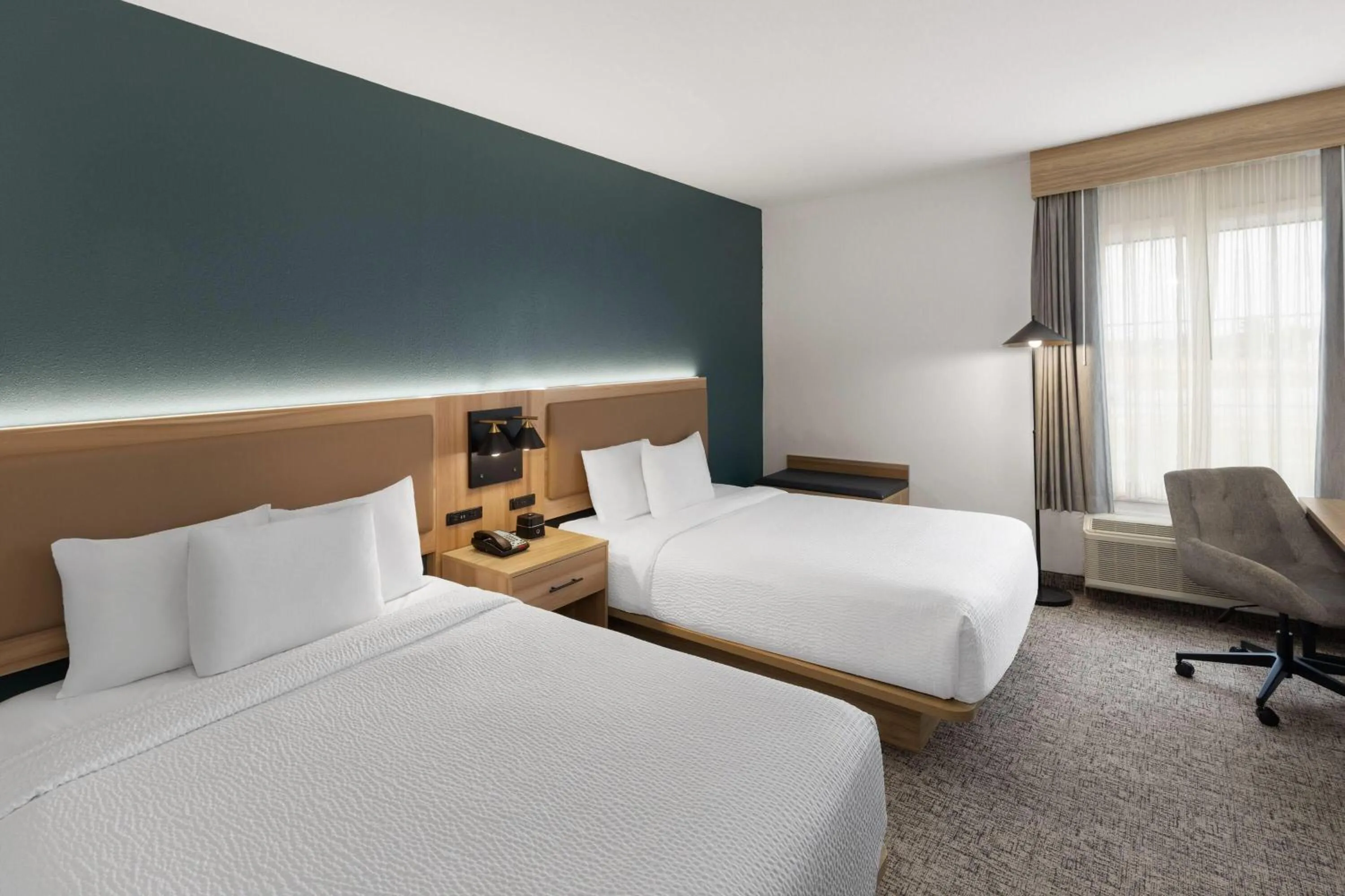 Photo of the whole room, Bed in La Quinta by Wyndham Lexington South / Hamburg