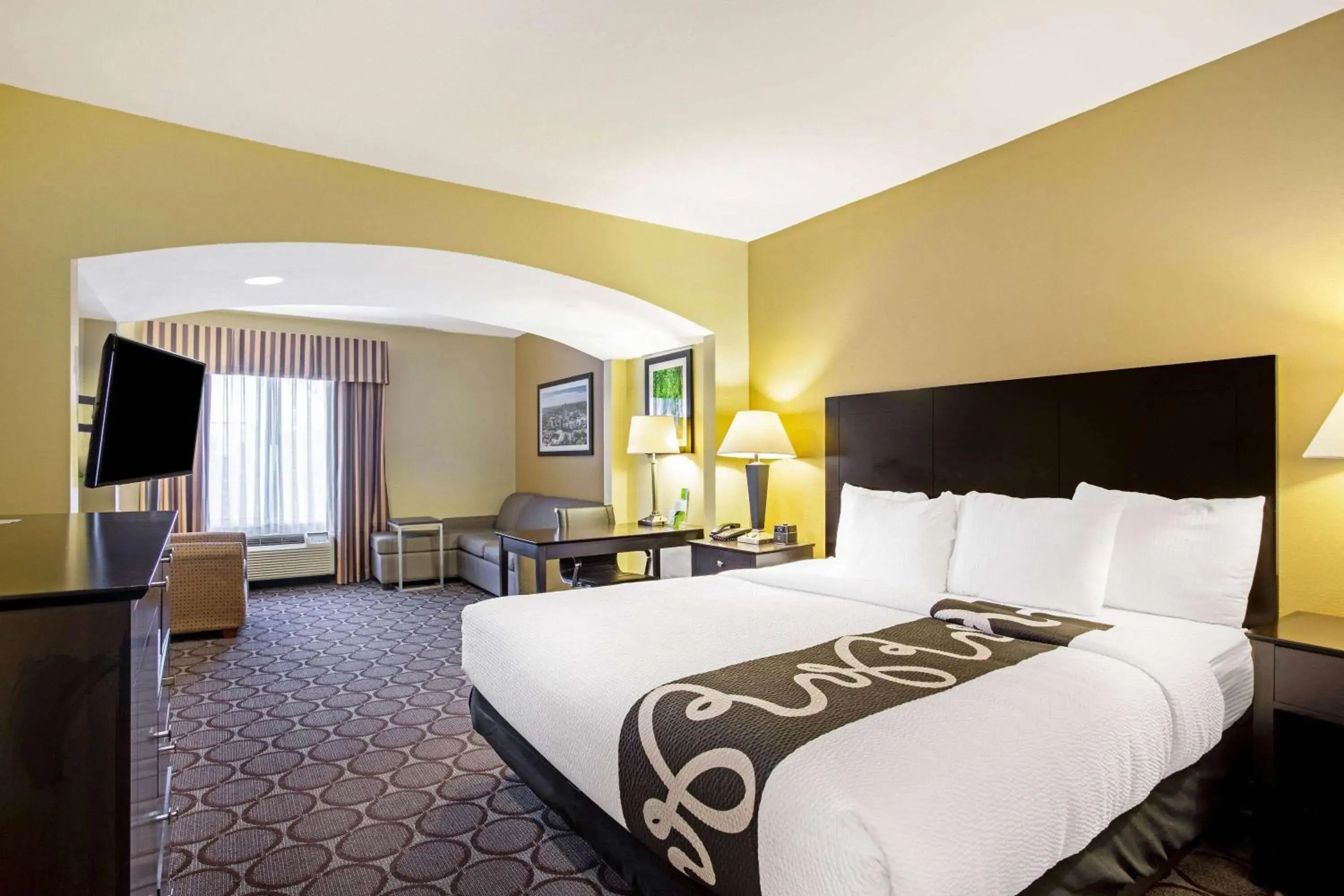 Deluxe King Room - Non-Smoking in La Quinta by Wyndham Lexington South / Hamburg Deluxe King Room - Non-Smoking in La Quinta by Wyndham Lexington South / Hamburg