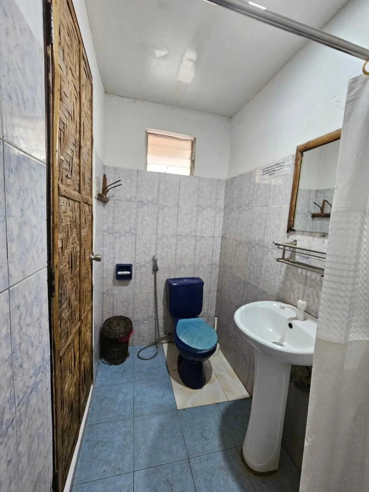 Shower in Big BamBoo Beach Resort Sipalay