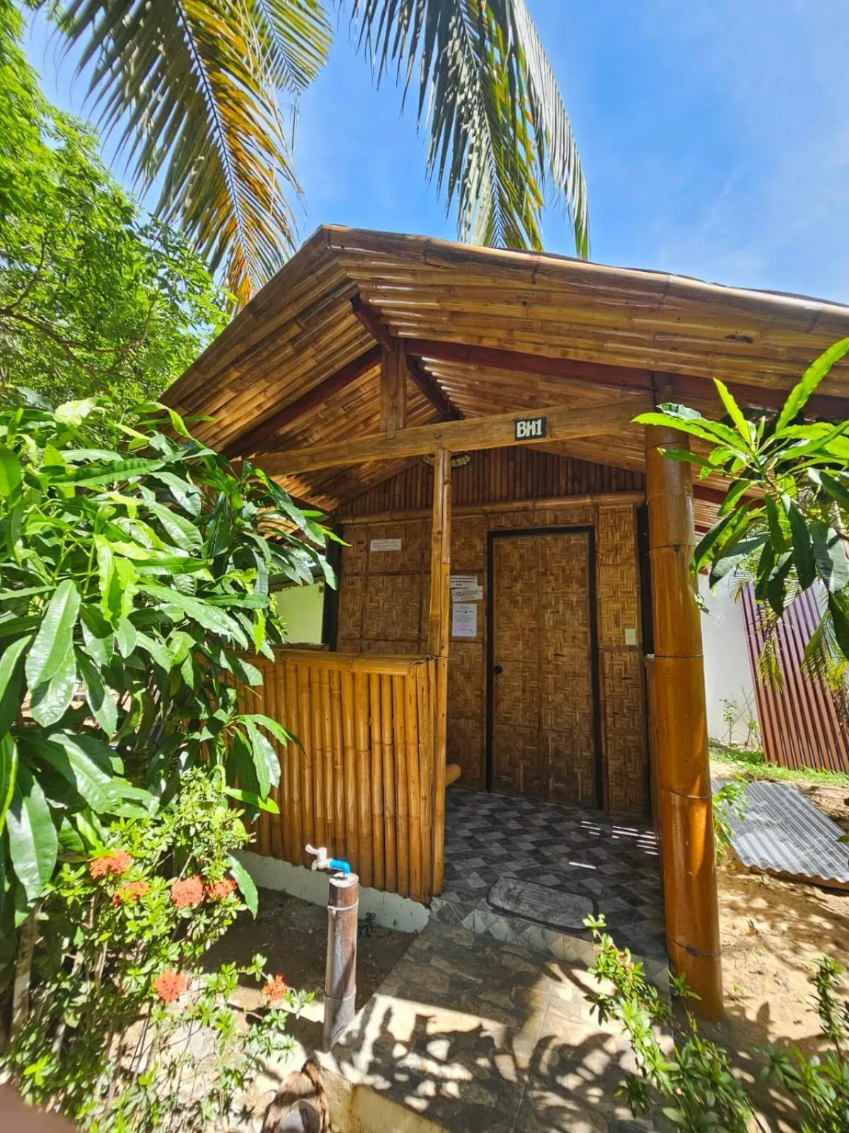 Facade/entrance in Big BamBoo Beach Resort Sipalay