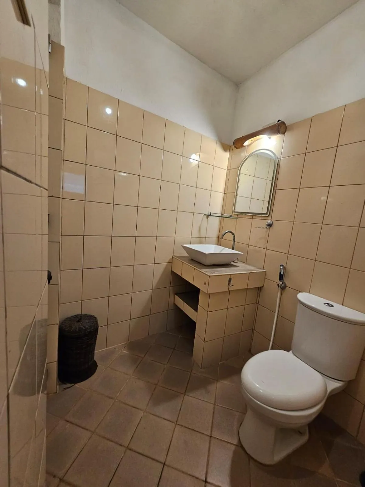 Shower in Big BamBoo Beach Resort Sipalay