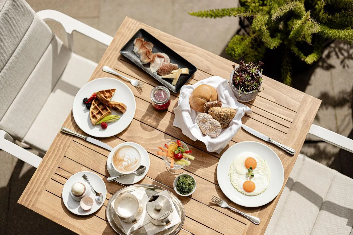 Breakfast in Hotel Haus am Hang