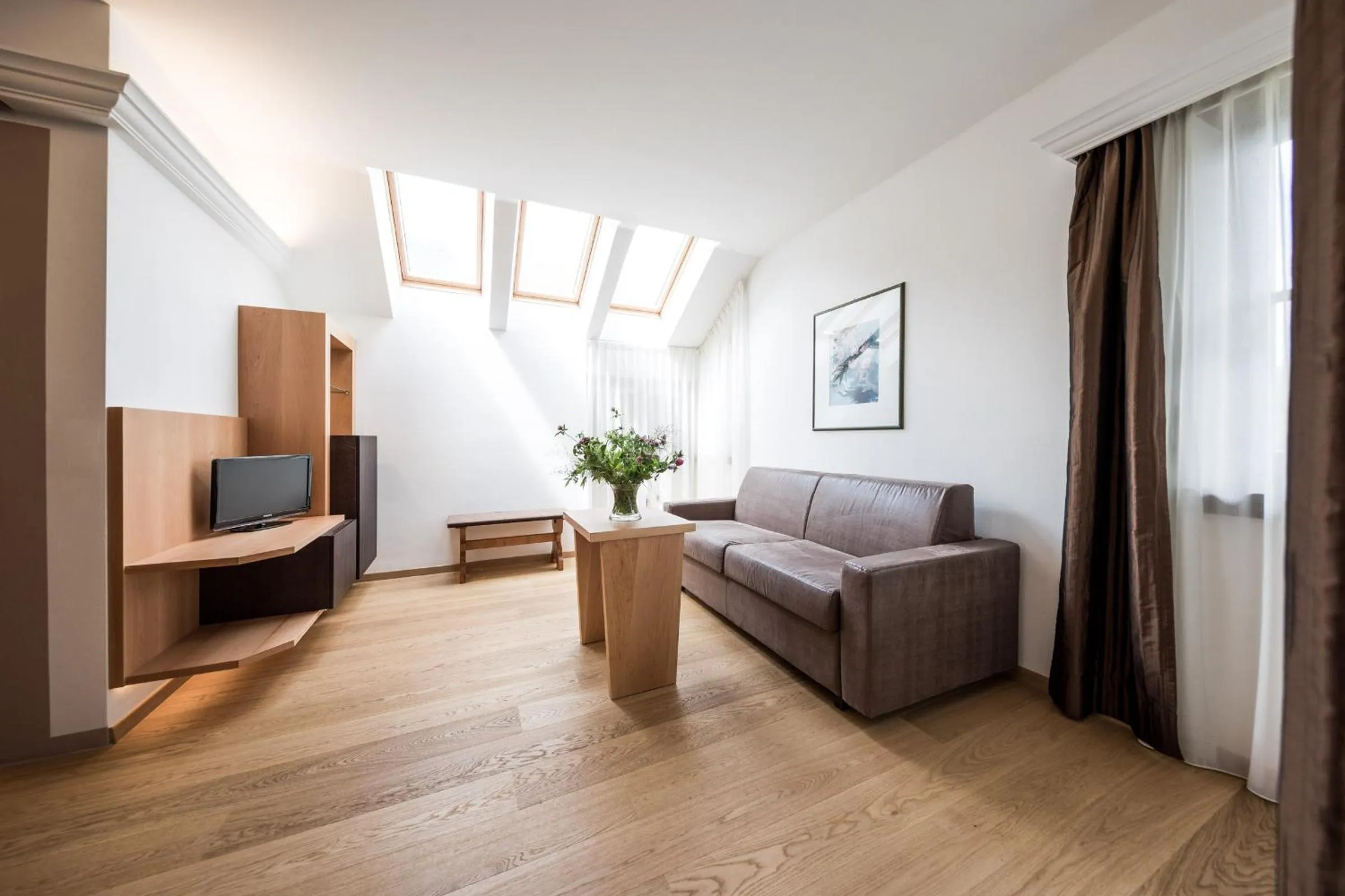 Living room, Bed in Hotel Haus am Hang