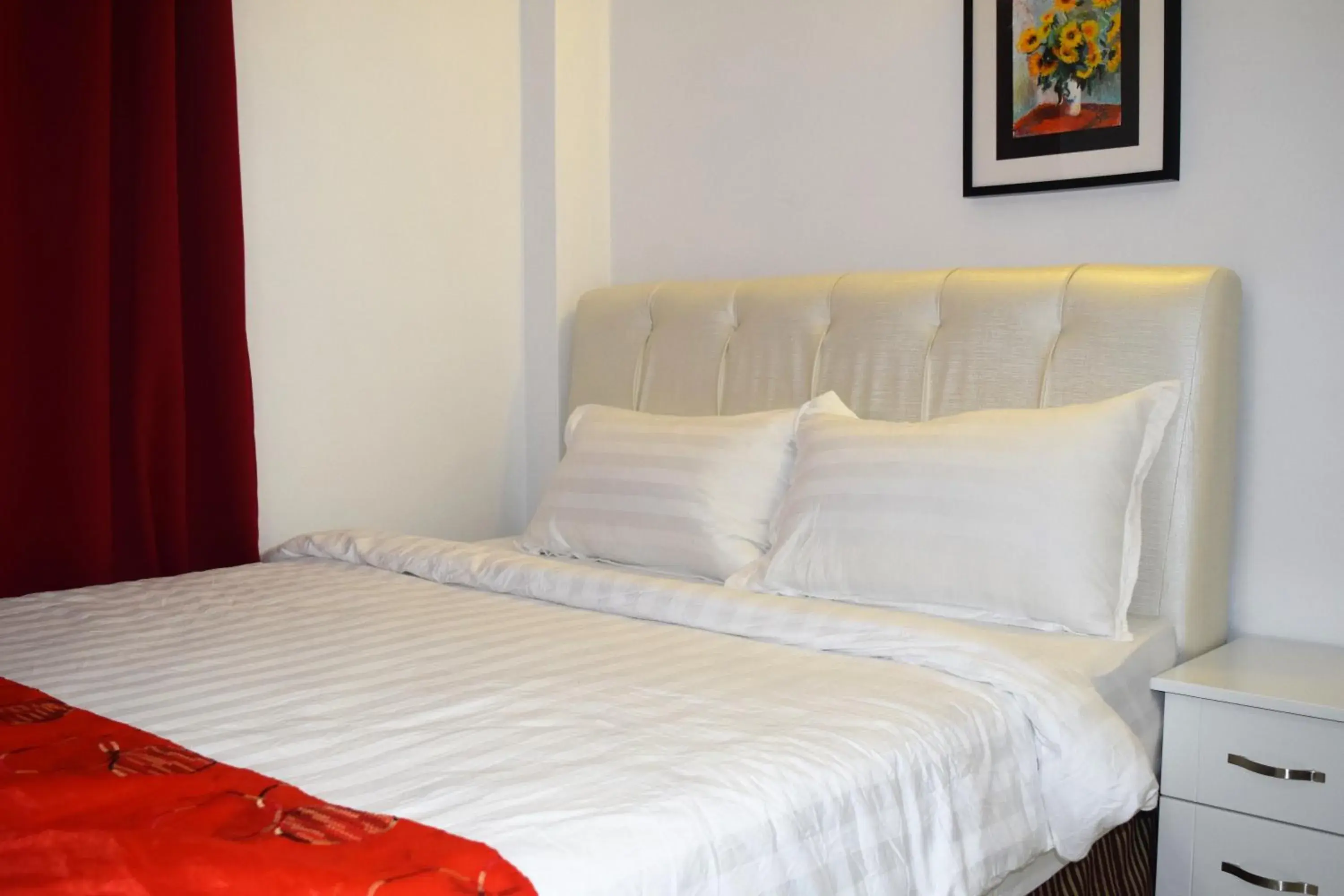 Deluxe Queen Room in S Rose Hotel Deluxe Queen Room in S Rose Hotel