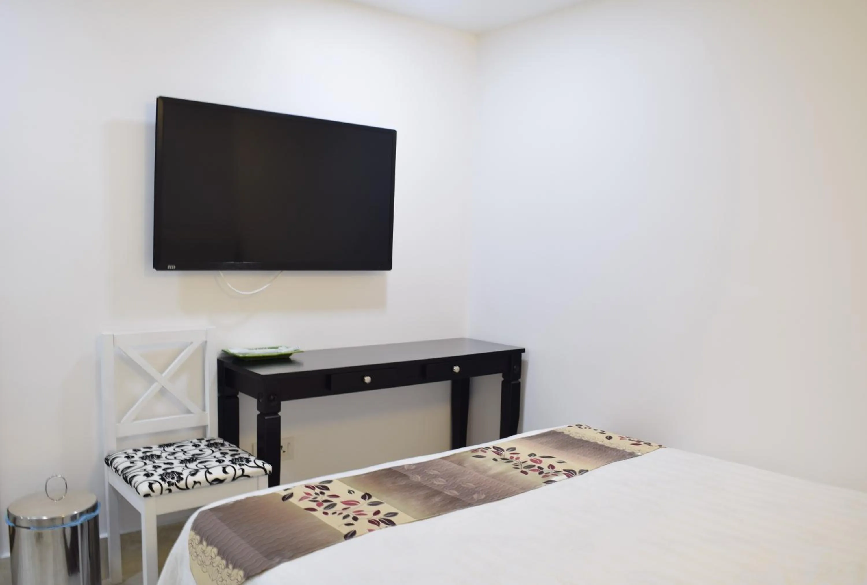 Bedroom, Bed in S Rose Hotel