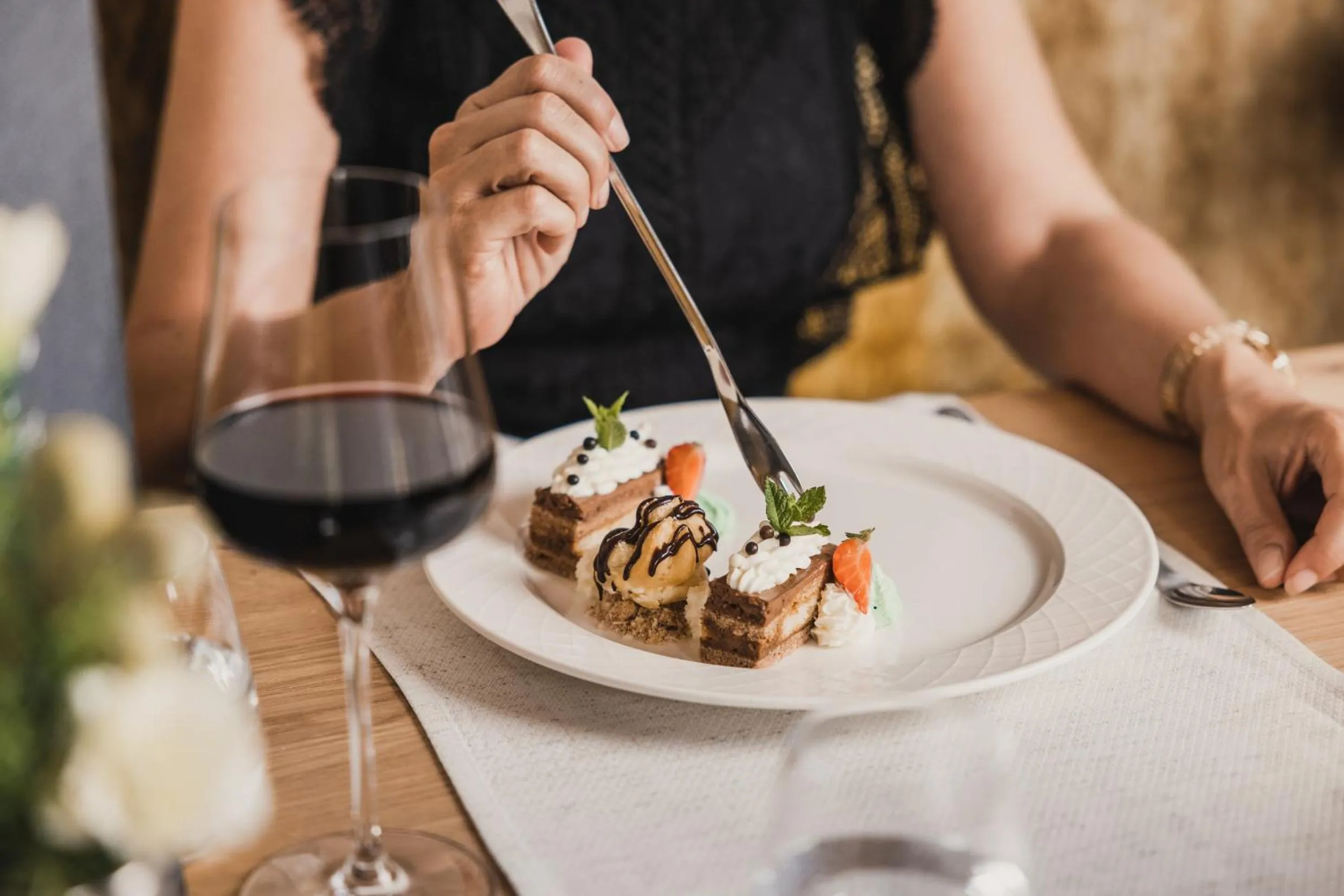 Food and drinks in Alpine Resort Goies Superior