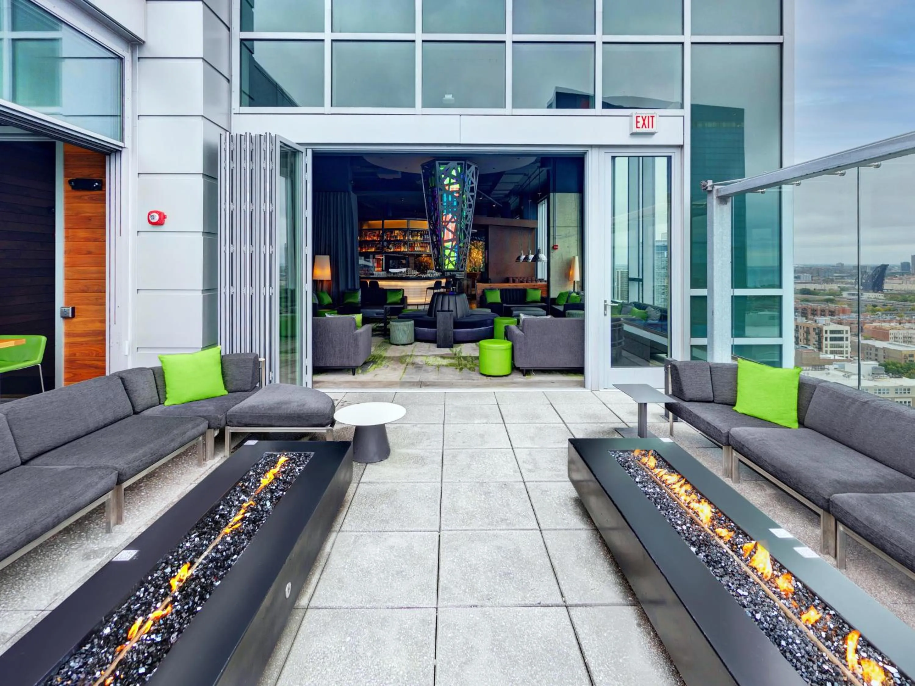 Patio in Hilton Garden Inn Chicago McCormick Place