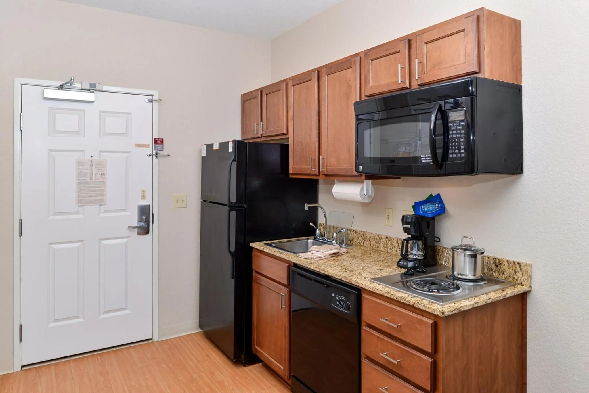 Photo of the whole room in Candlewood Suites Turlock by IHG