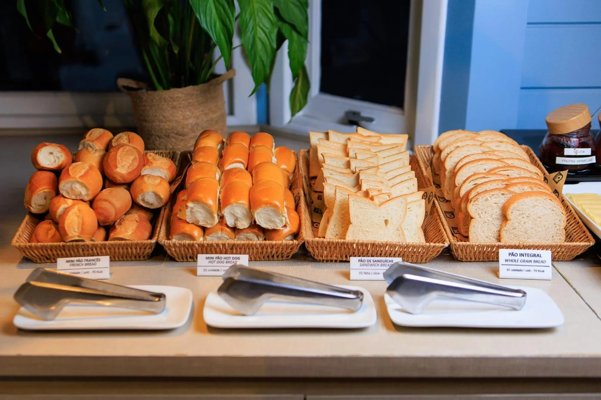 Breakfast in Hotel 10 Itajai/Navegantes