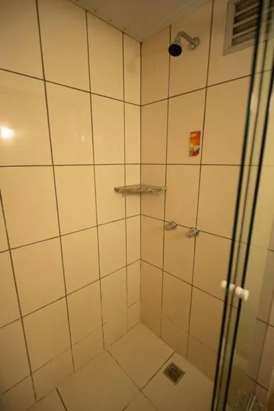 Shower in Hotel 10 Itajai/Navegantes