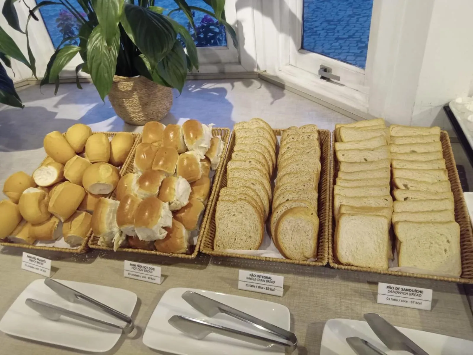 Buffet breakfast in Hotel 10 Itajai/Navegantes