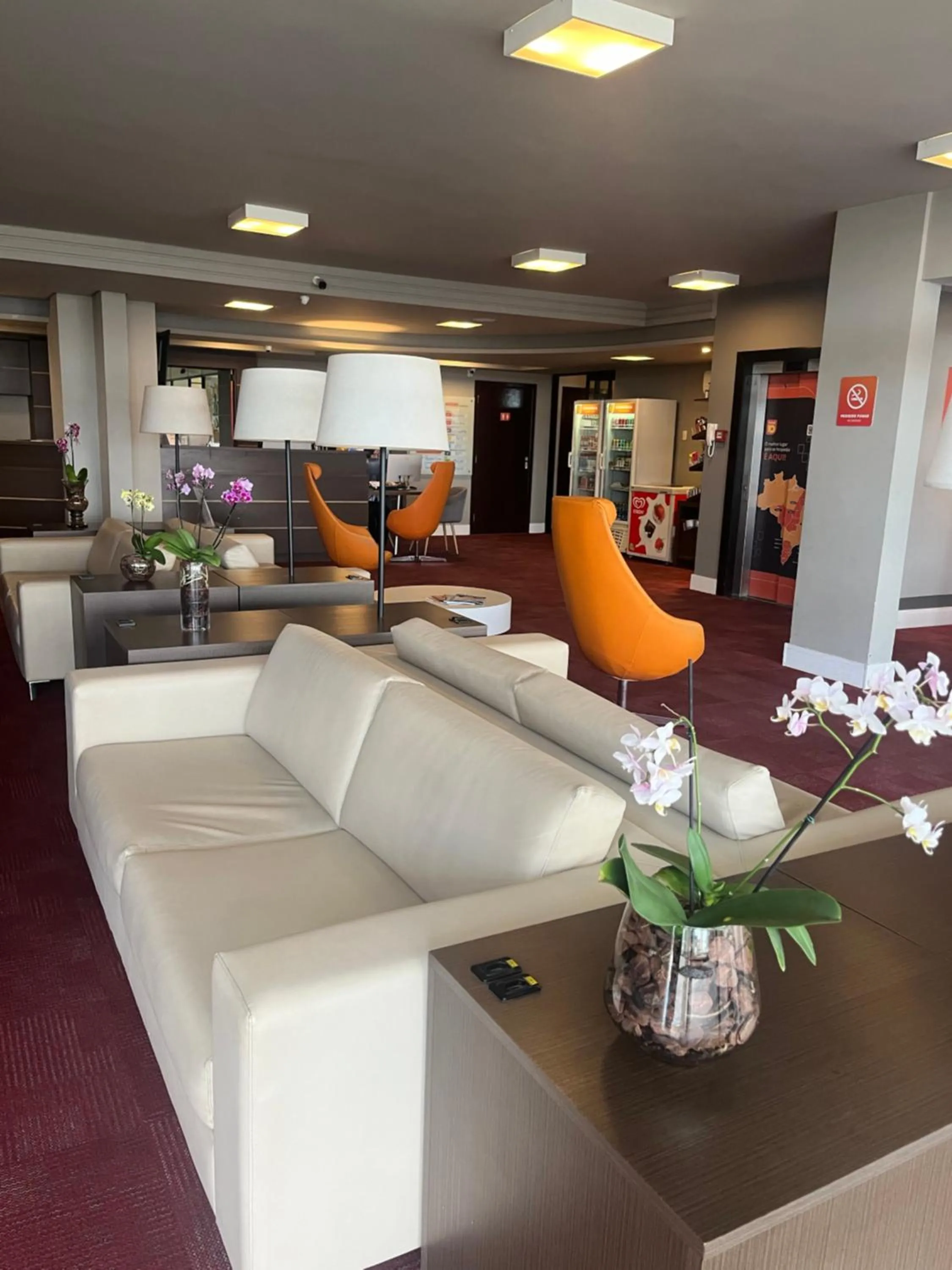 Seating area in Hotel 10 Itajai/Navegantes