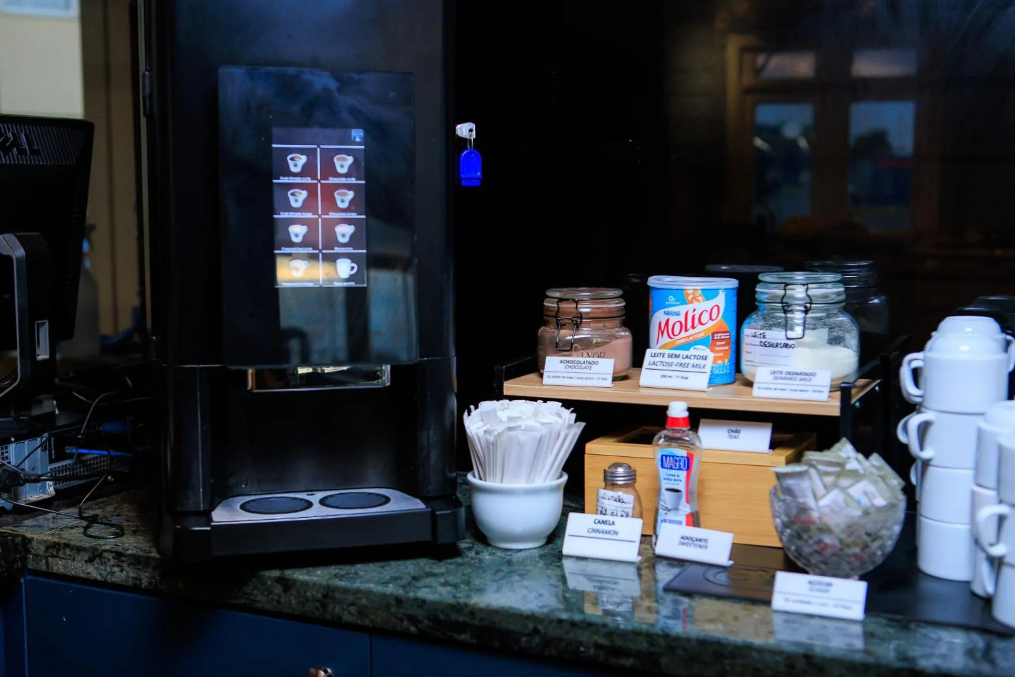 Coffee/tea facilities in Hotel 10 Itajai/Navegantes