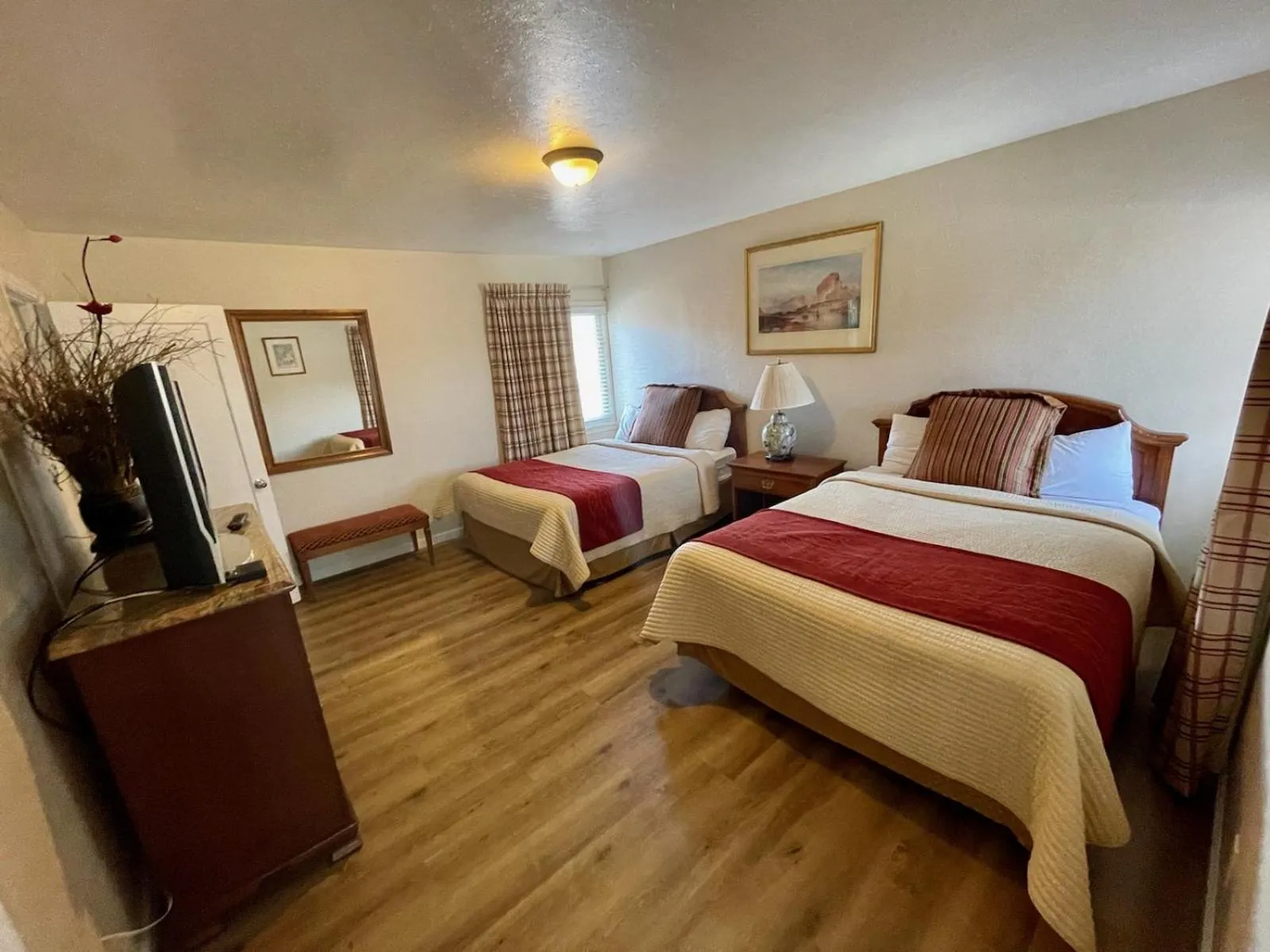 Bed in Rainbow Lodge and Inn