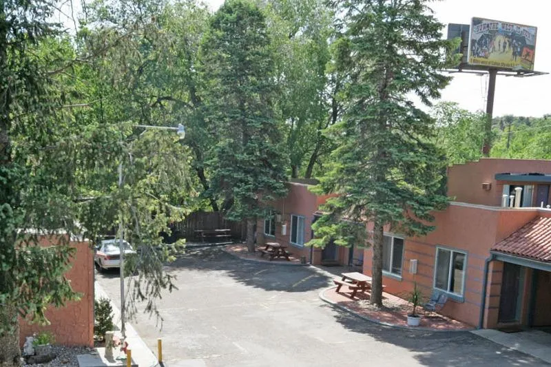 Area and facilities in Rainbow Lodge and Inn