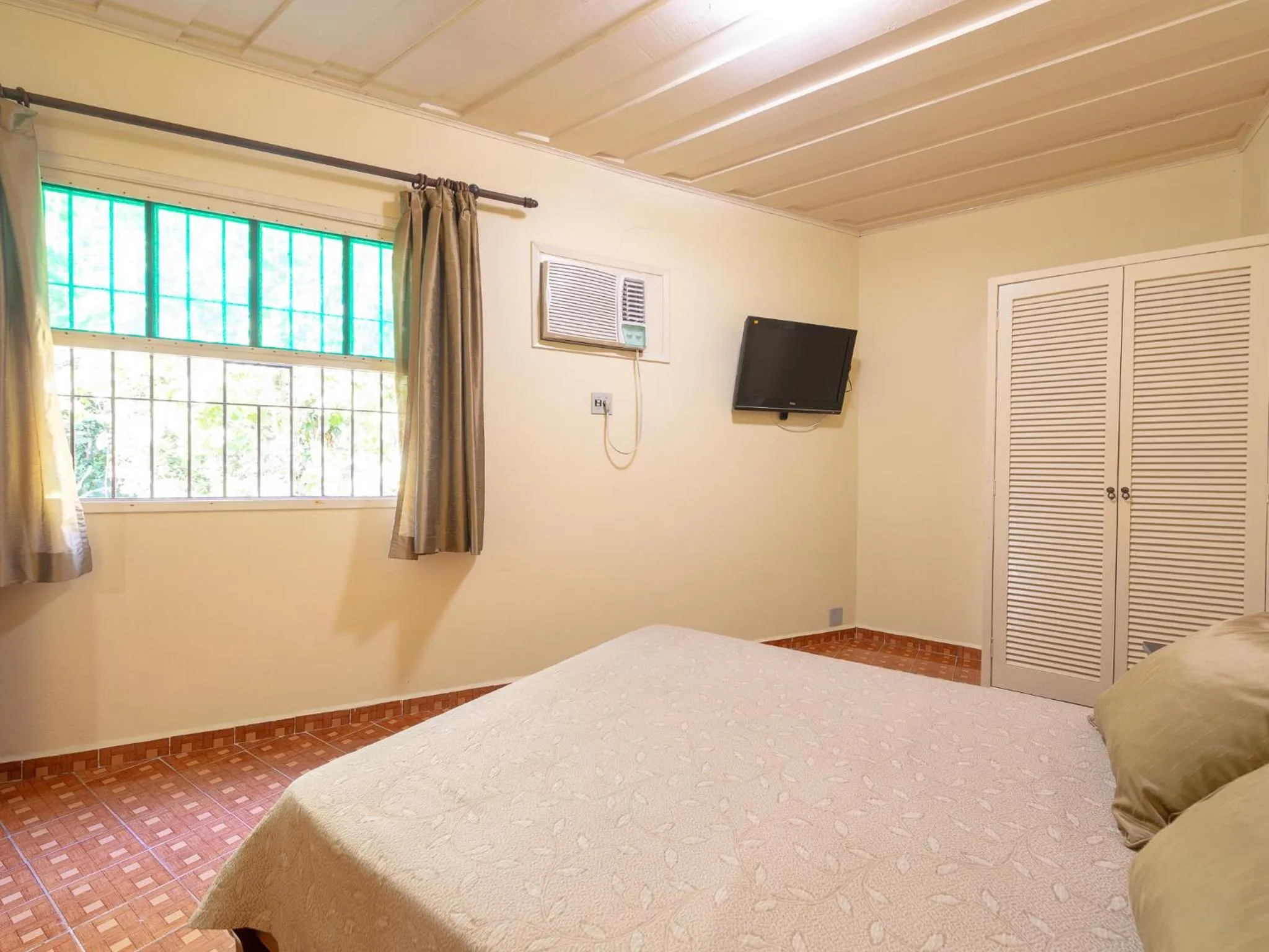 Bed in Hotel Saveiros