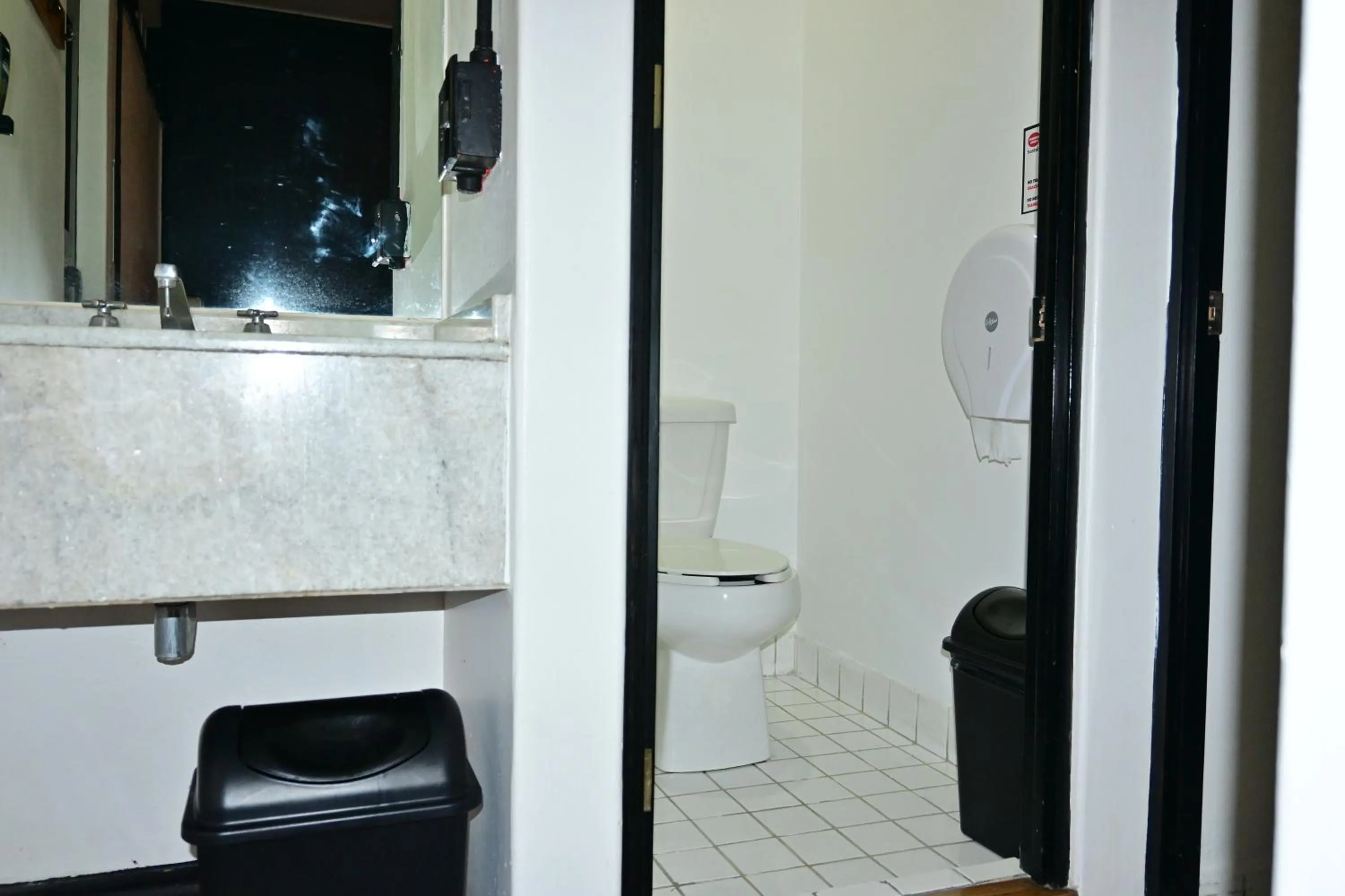 Bathroom in Hostel Mundo Joven Catedral