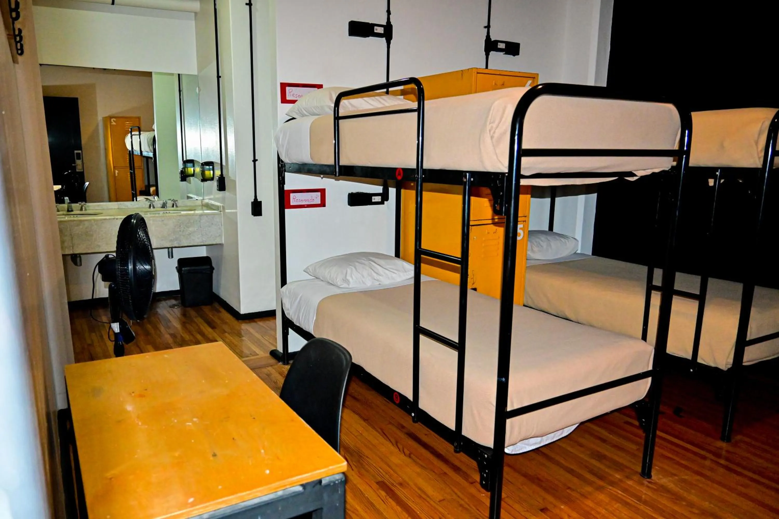 Photo of the whole room, Bed in Hostel Mundo Joven Catedral