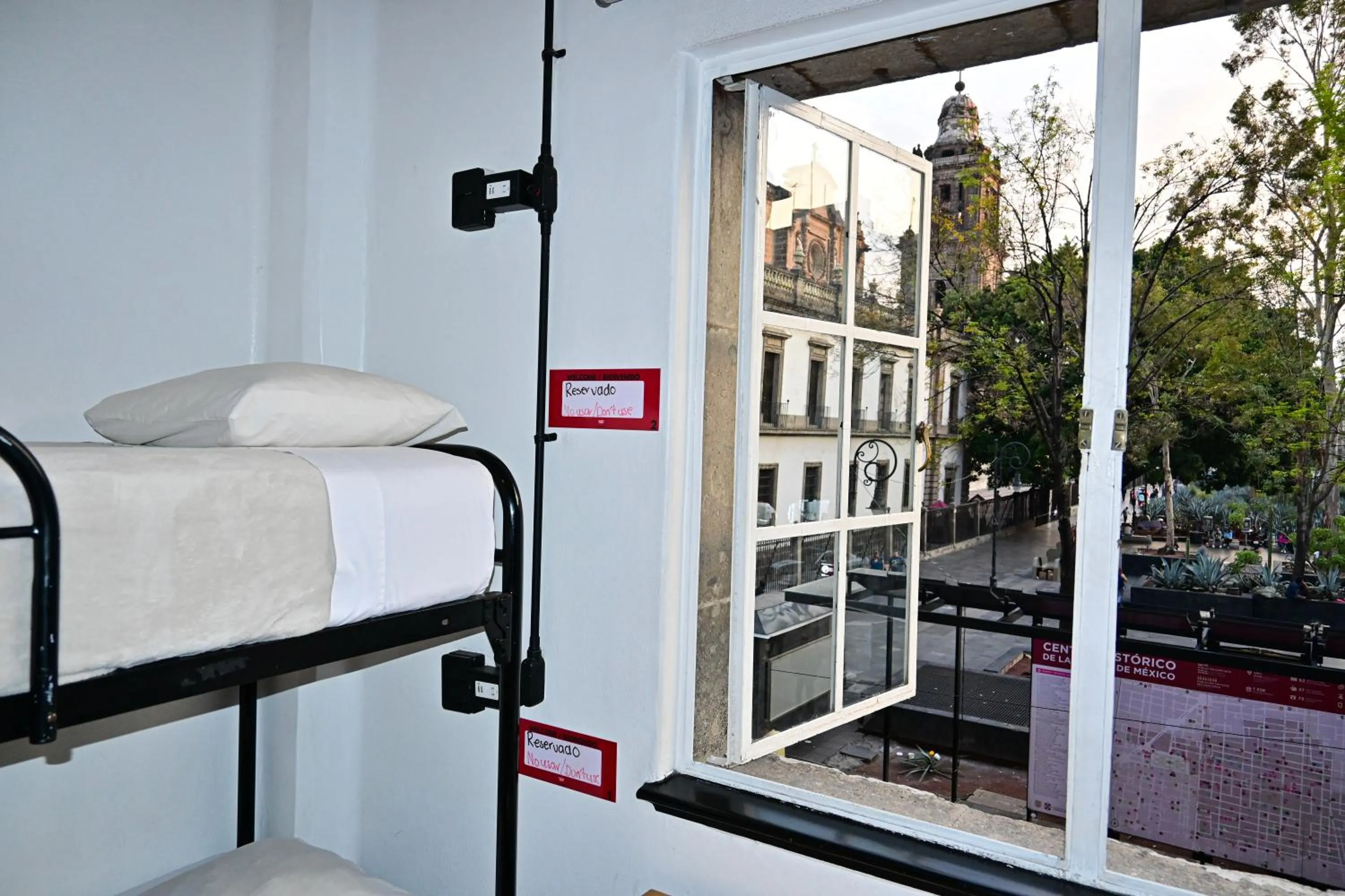 View (from property/room), Bed in Hostel Mundo Joven Catedral