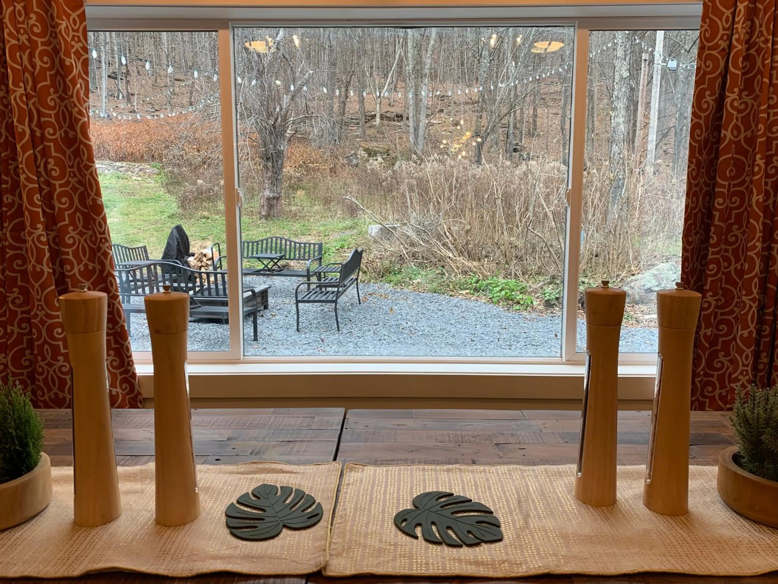 Starlite Motel & Suites