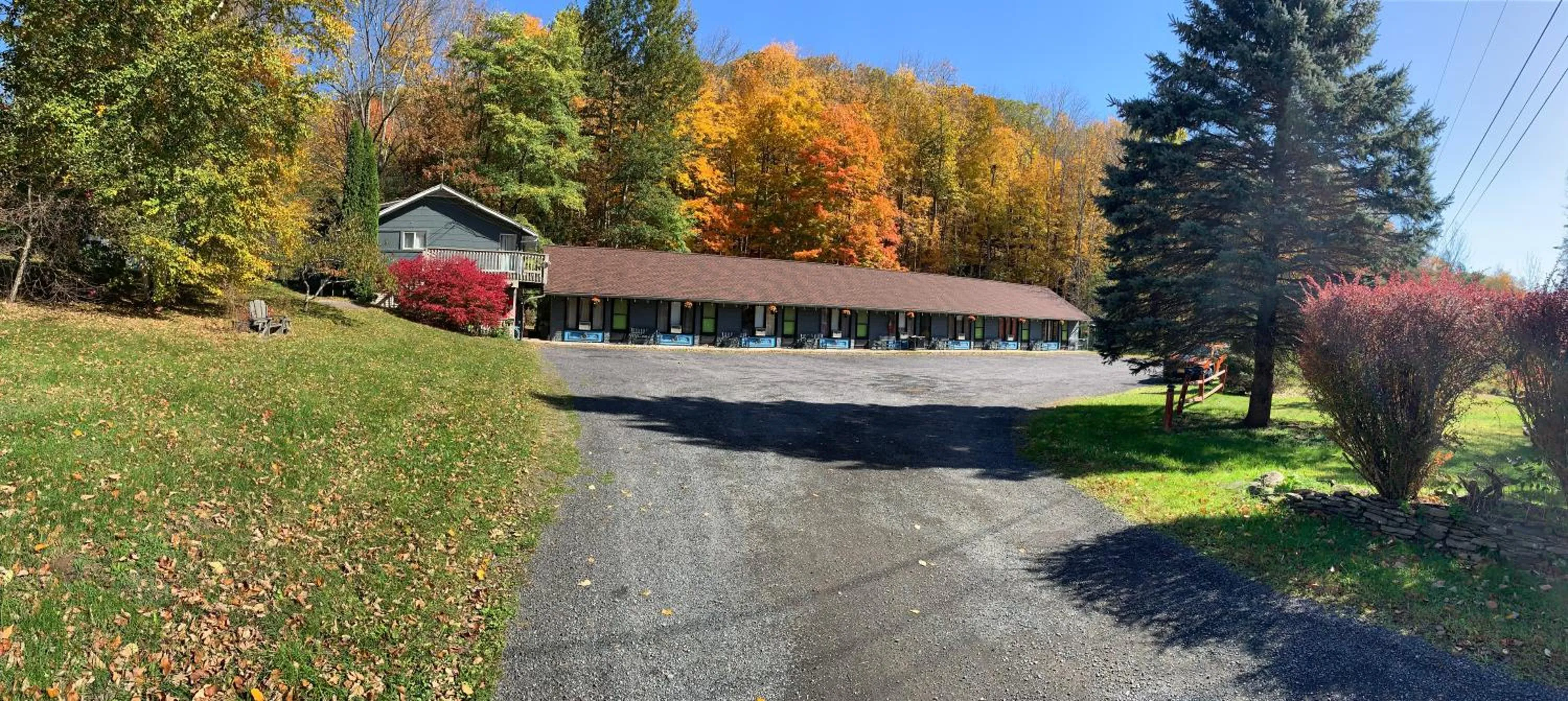 Starlite Motel & Suites