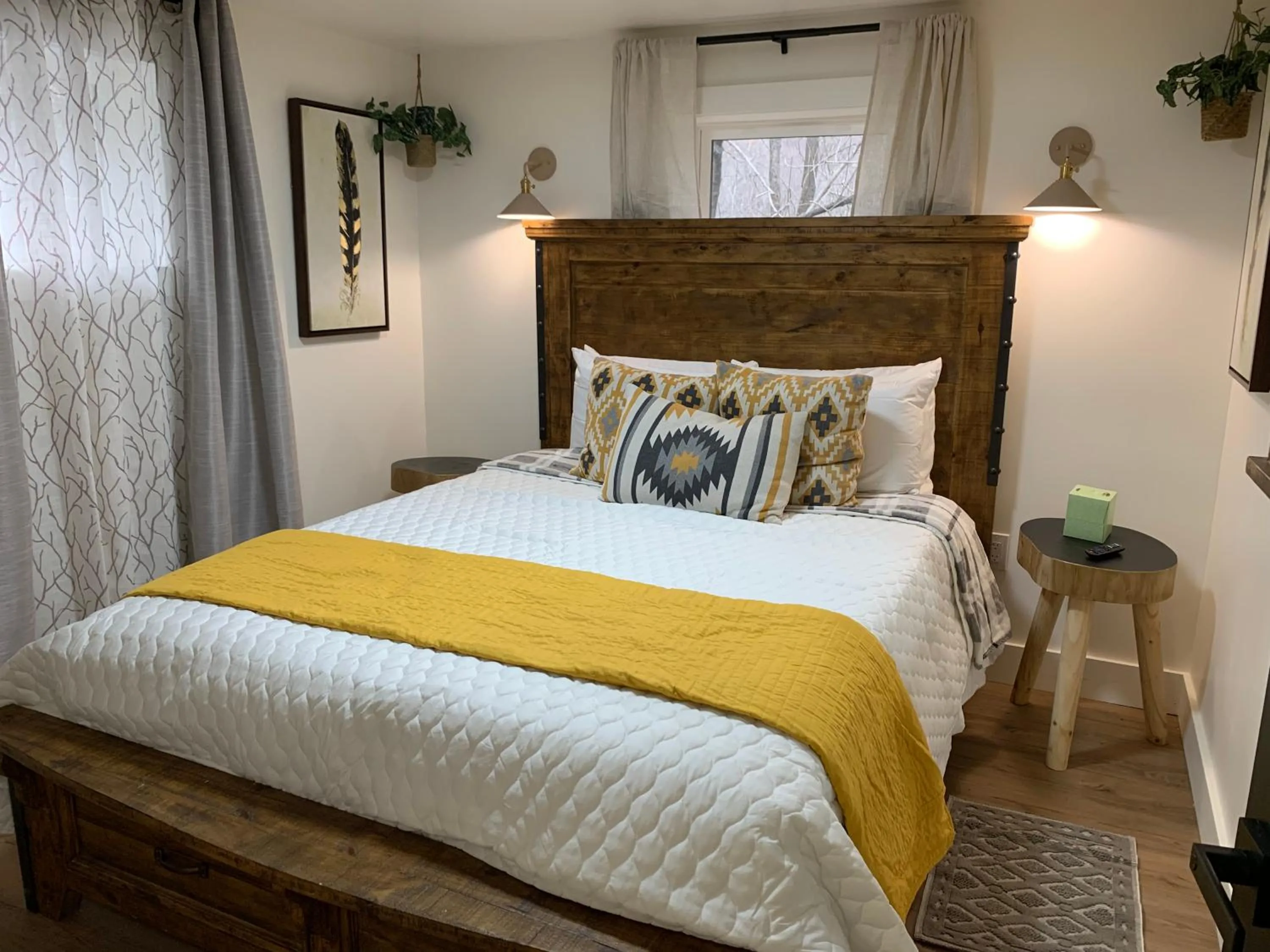 Bed in Starlite Motel & Suites