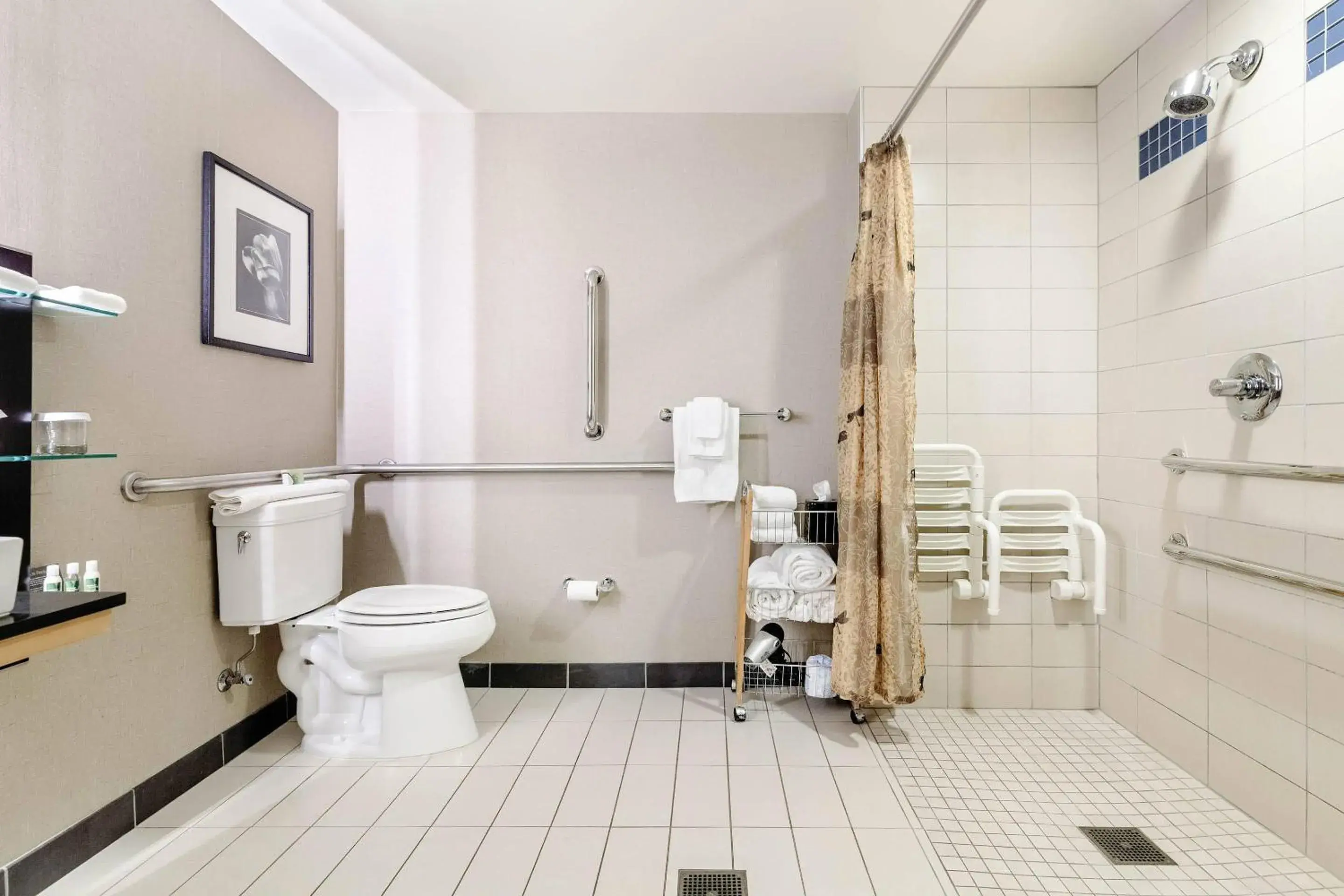 Queen Room with Two Queen Beds - Accessible/Non-Smoking in Cambria Hotel Pittsburgh - Downtown Queen Room with Two Queen Beds - Accessible/Non-Smoking in Cambria Hotel Pittsburgh - Downtown