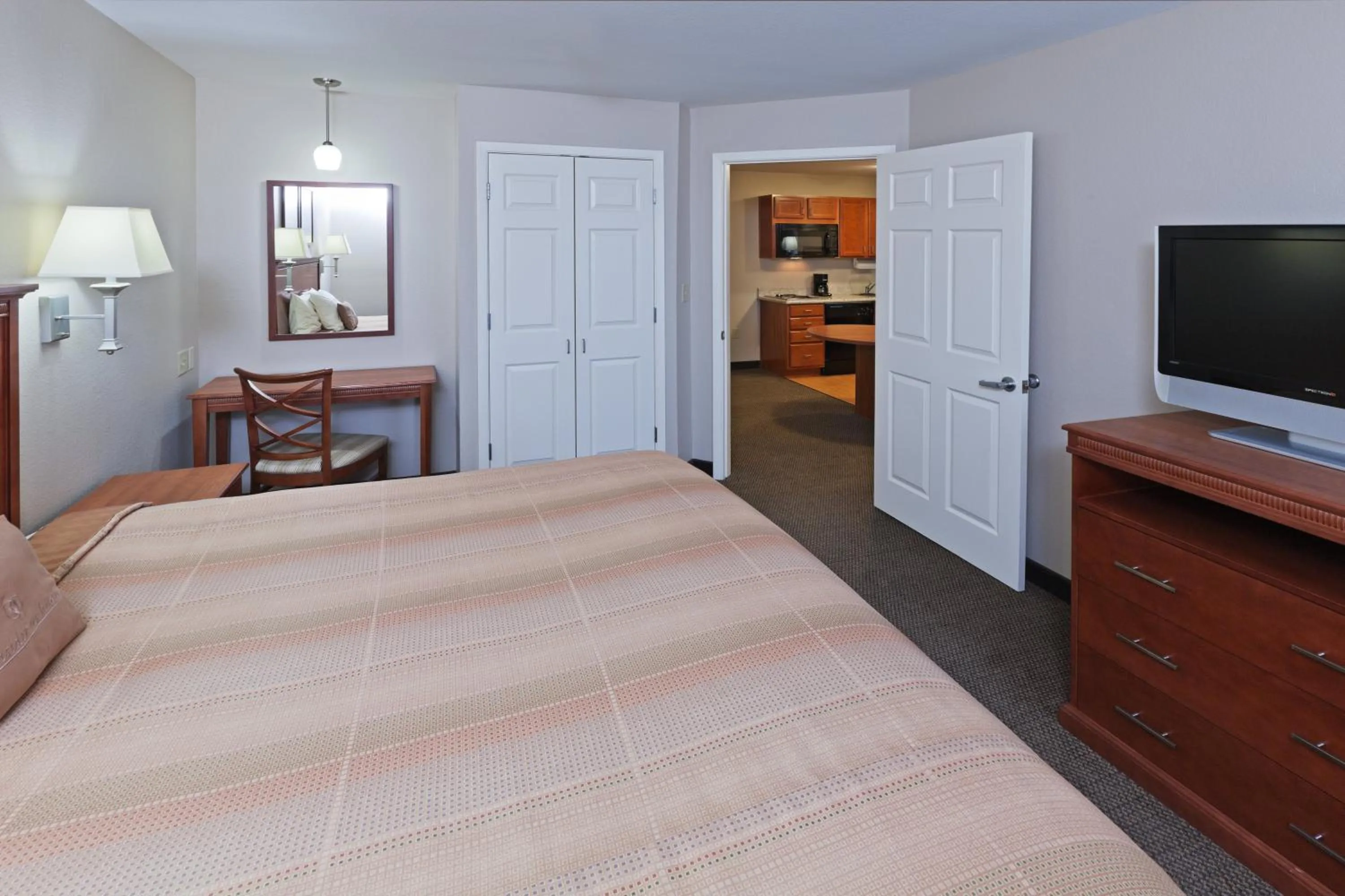 Photo of the whole room, Bed in Candlewood Suites Wichita Falls at Maurine Street by IHG