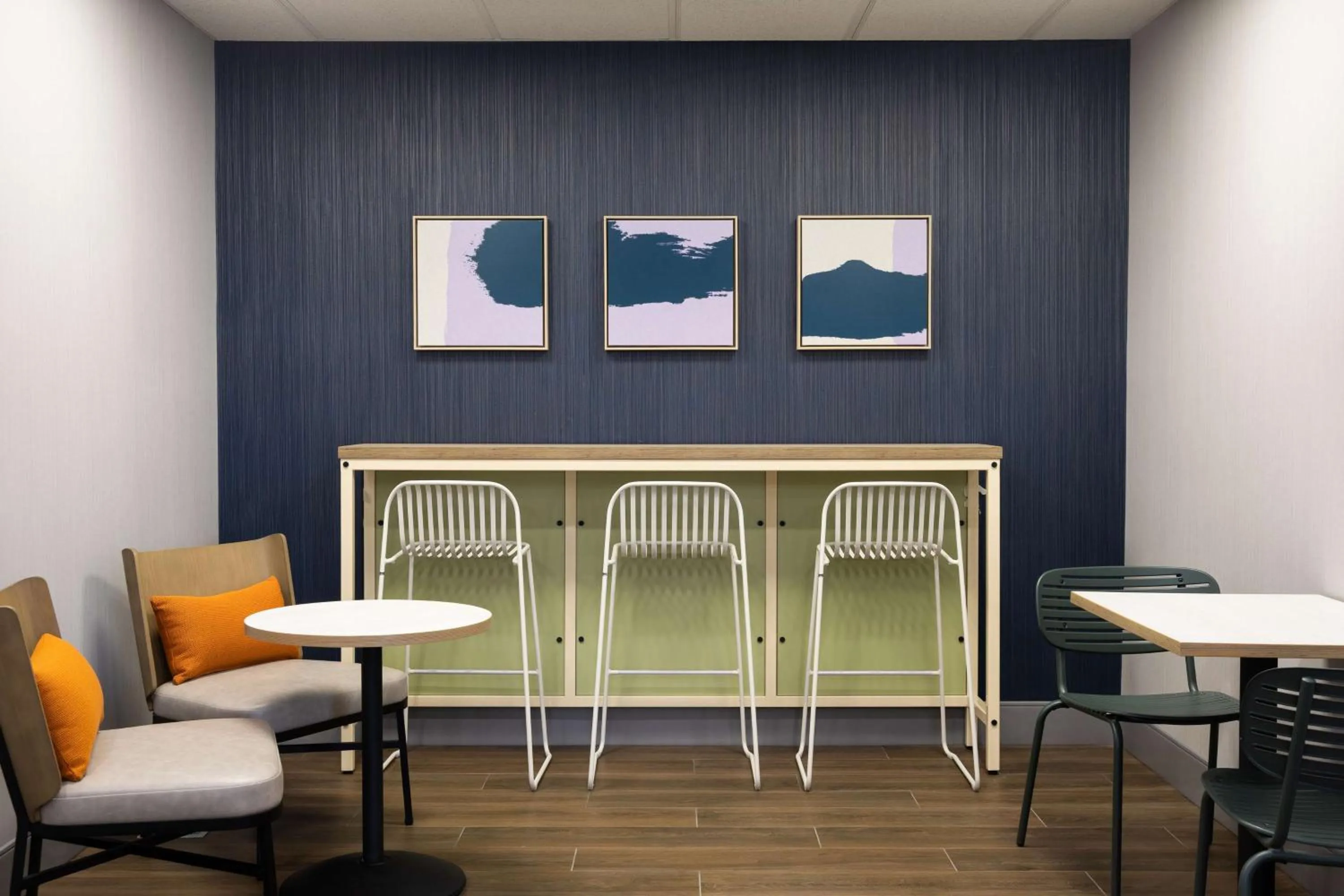 Lobby or reception in Spark By Hilton Guelph