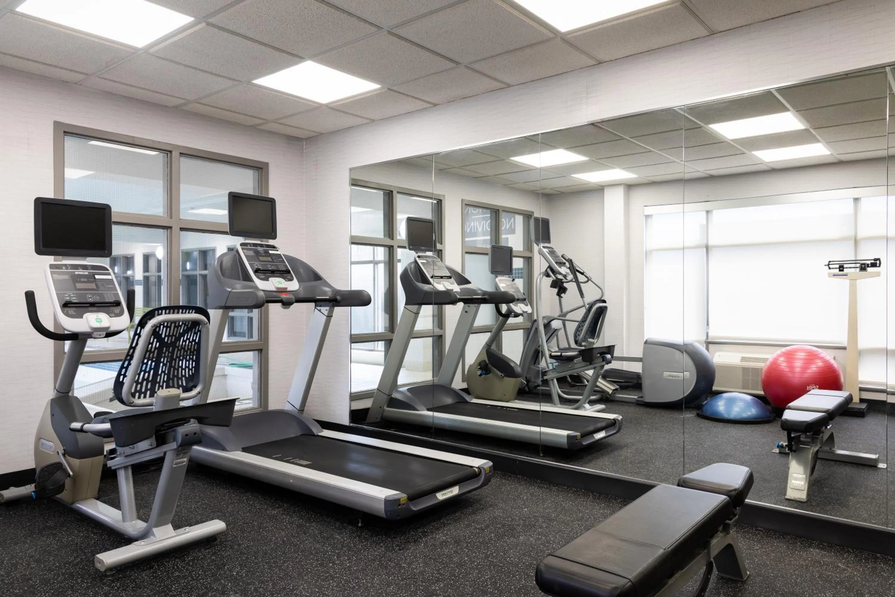Fitness centre/facilities in Spark By Hilton Guelph