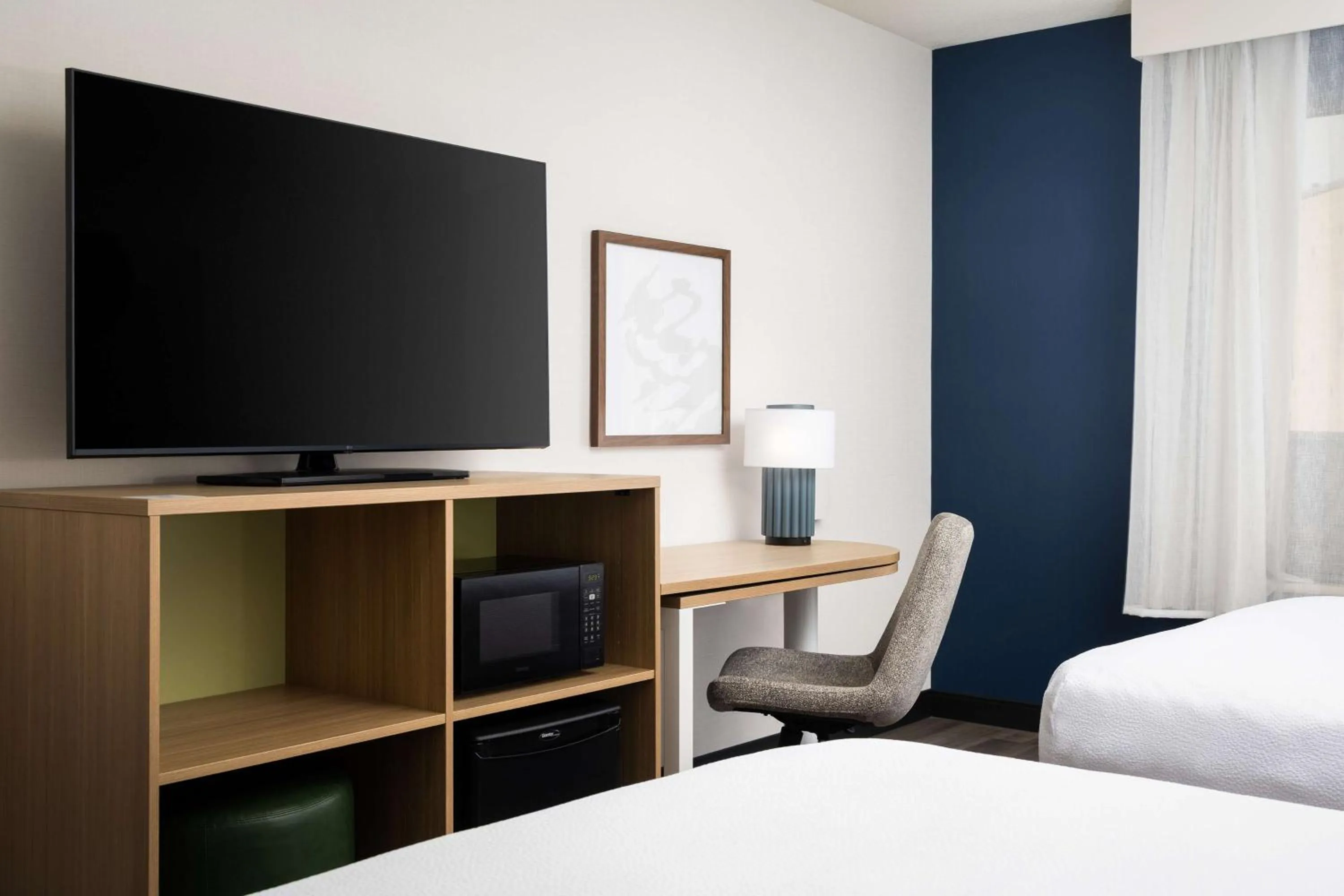 Bedroom, Bed in Spark By Hilton Guelph