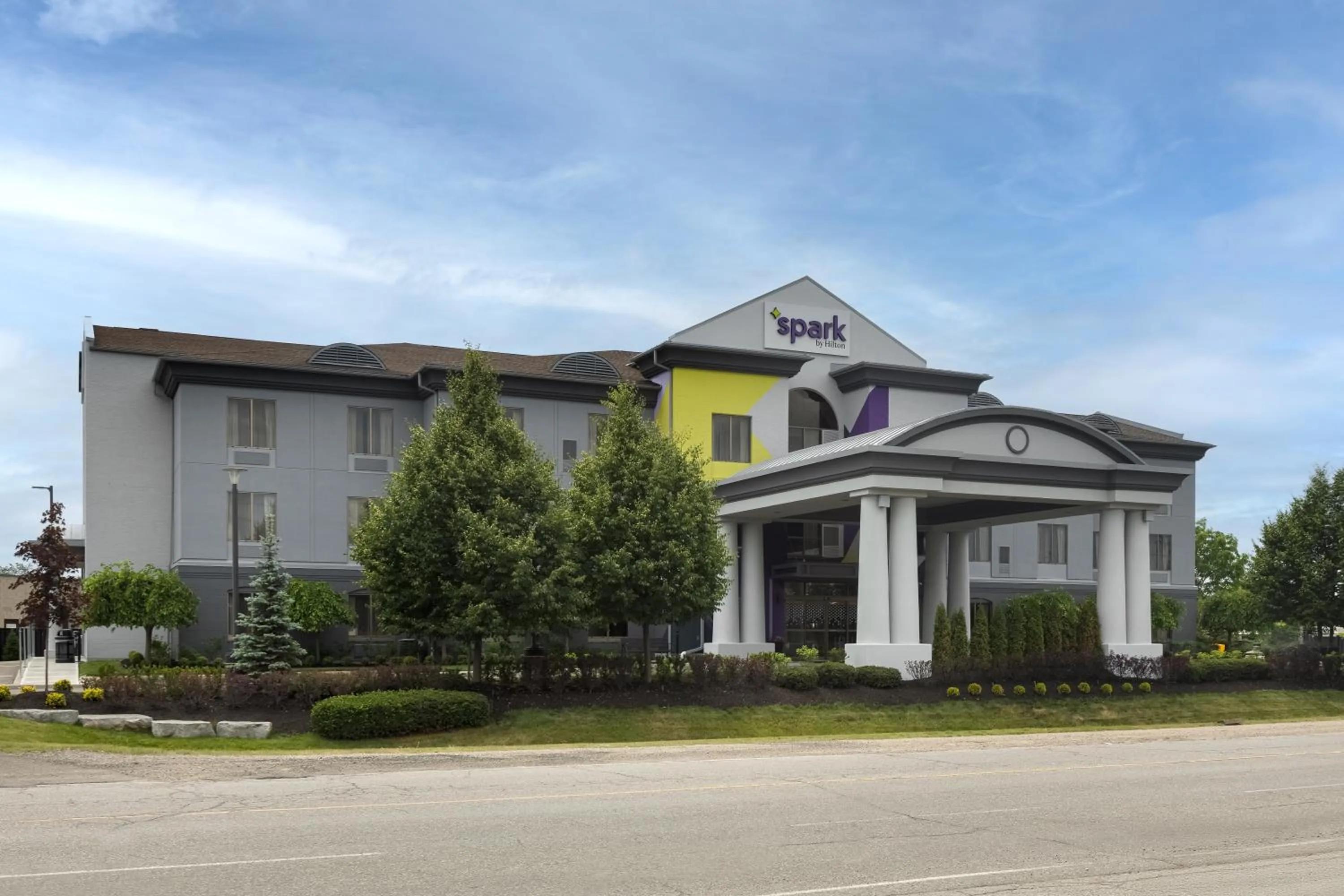 Property building in Spark By Hilton Guelph