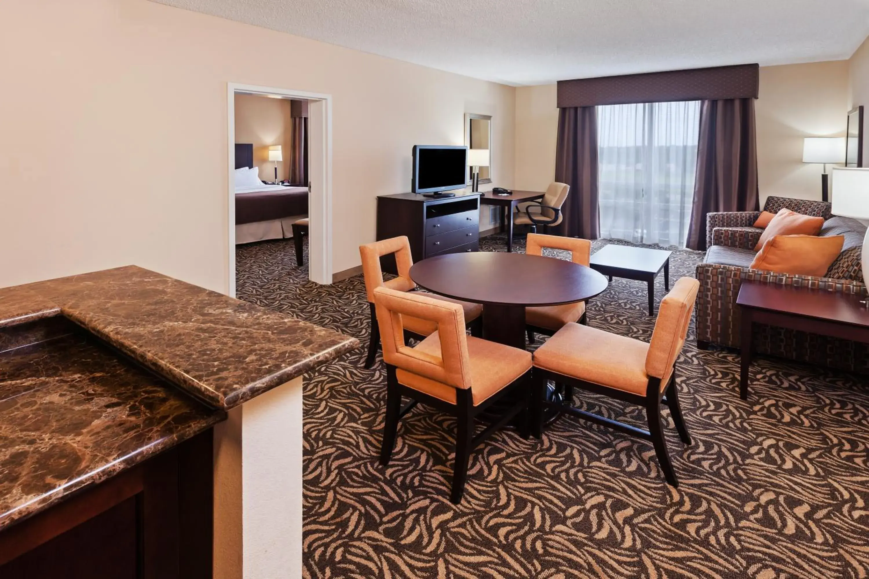 King Suite in Holiday Inn Ardmore by IHG King Suite in Holiday Inn Ardmore by IHG