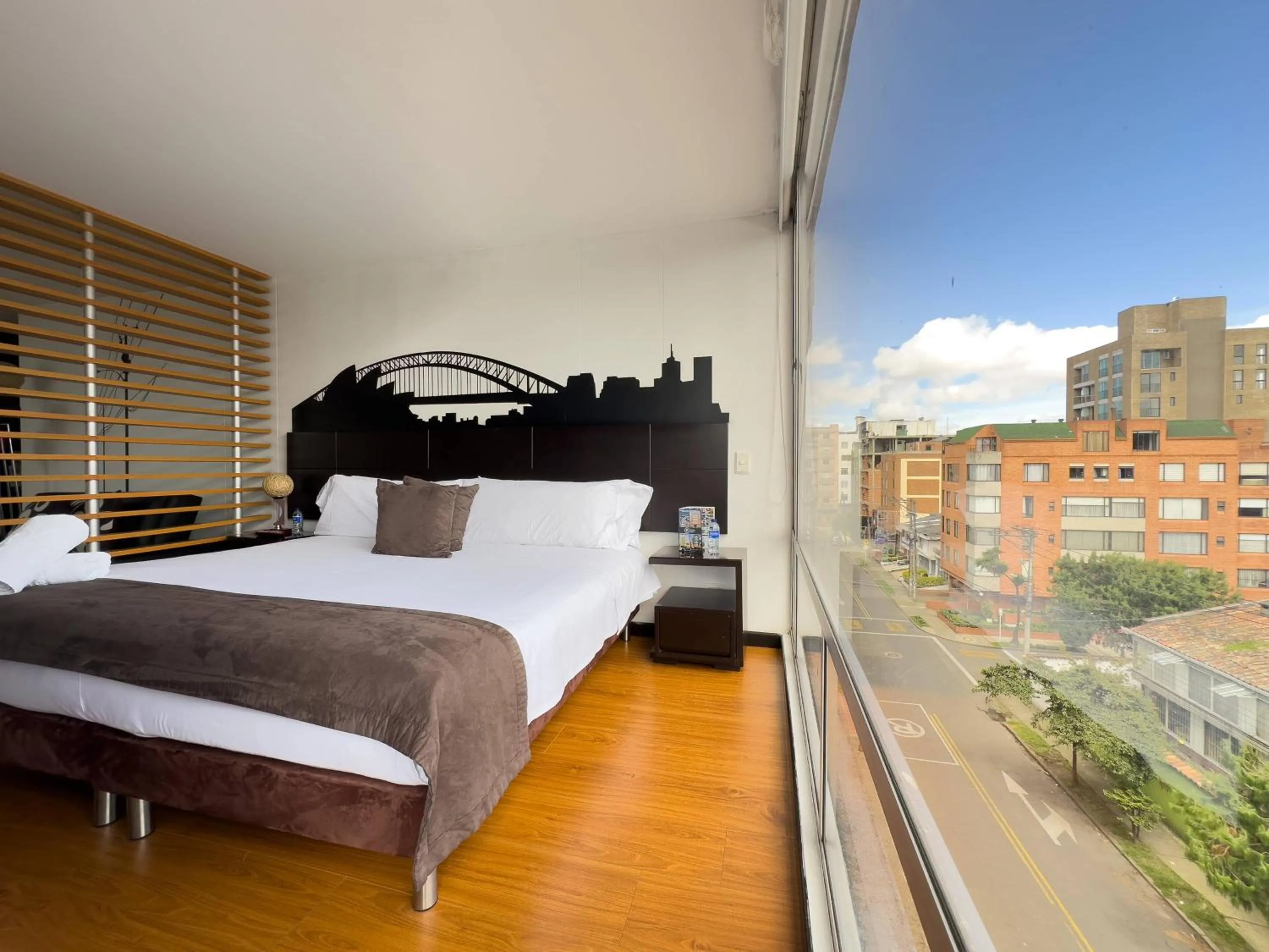 Bedroom, Bed in Hotel Regency Suites La Feria