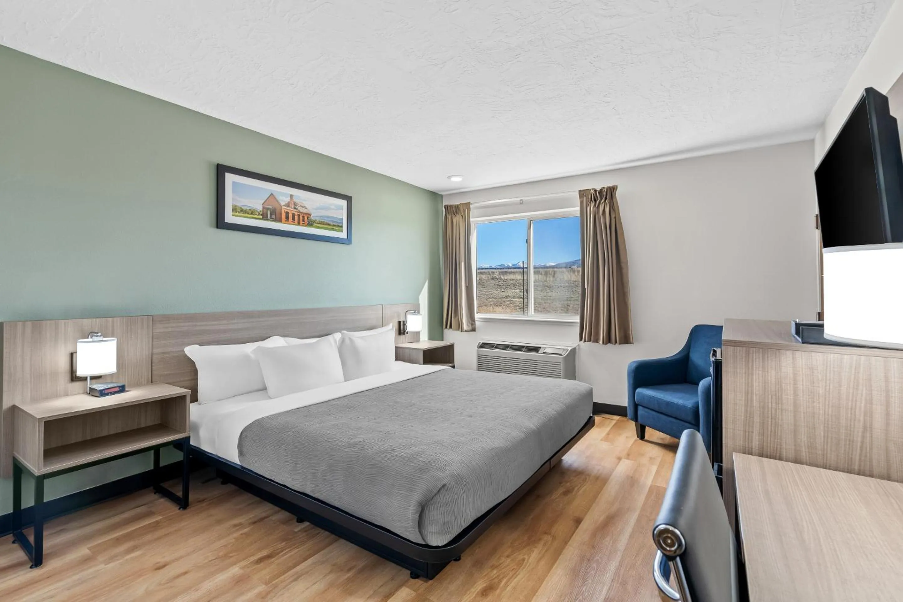 Bed in Quality Inn Beaver I-15