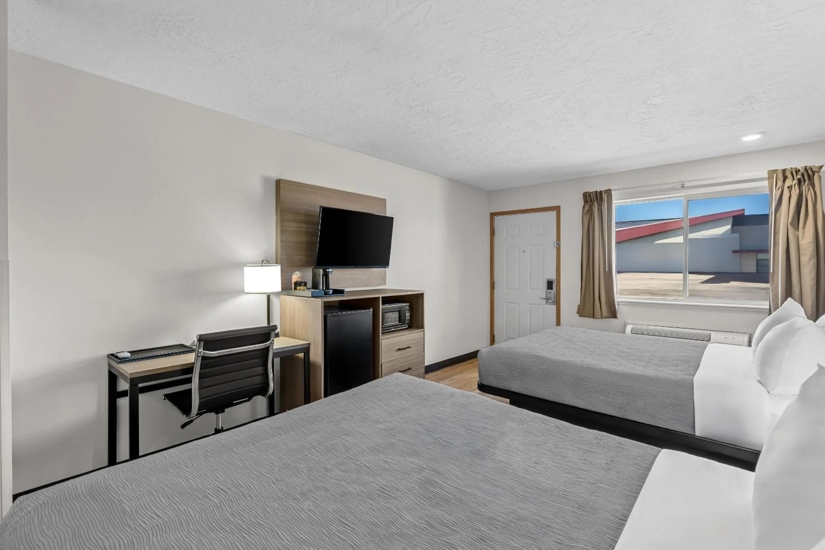 Bed in Quality Inn Beaver I-15