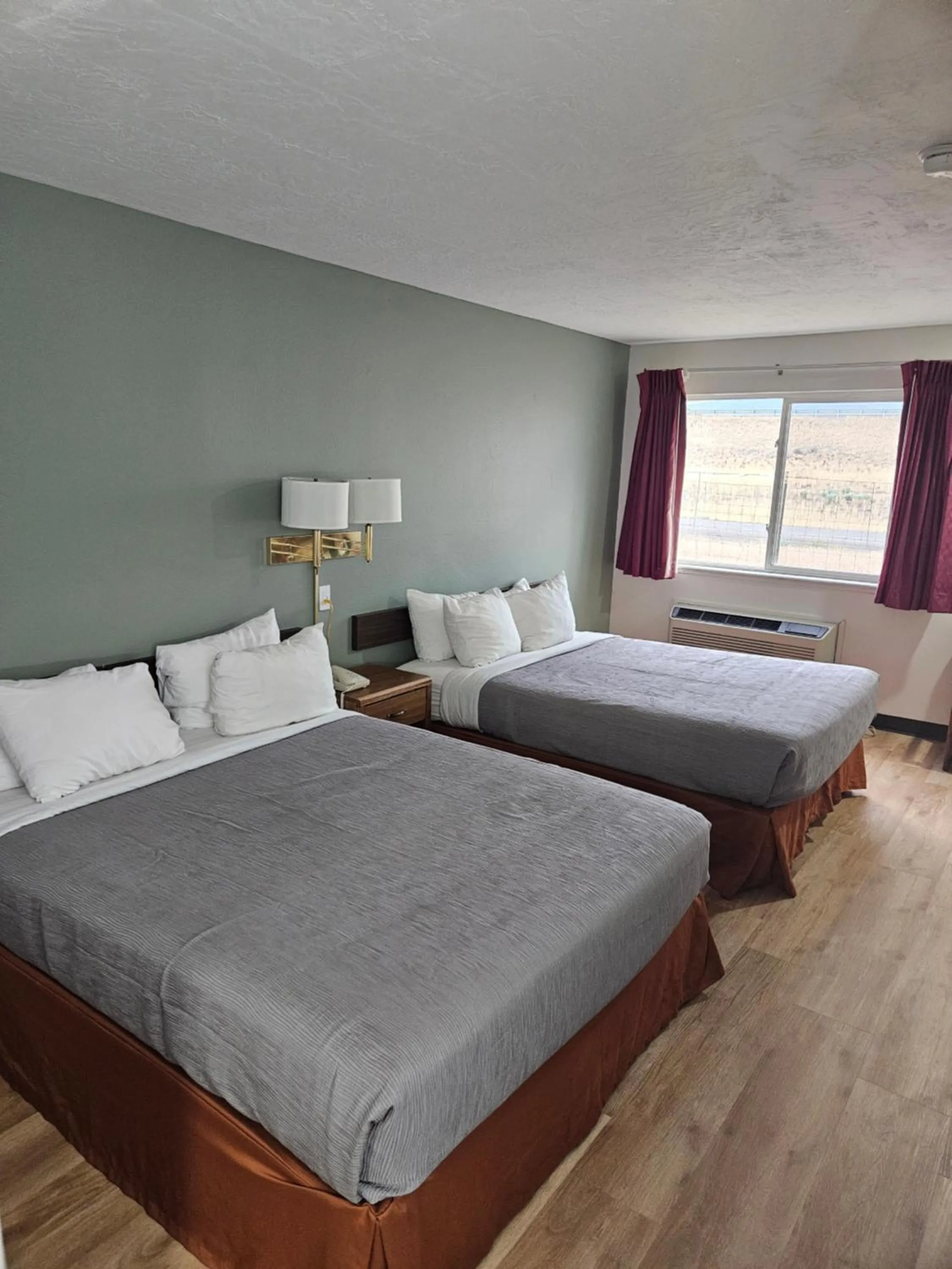 Bedroom, Bed in Quality Inn Beaver I-15