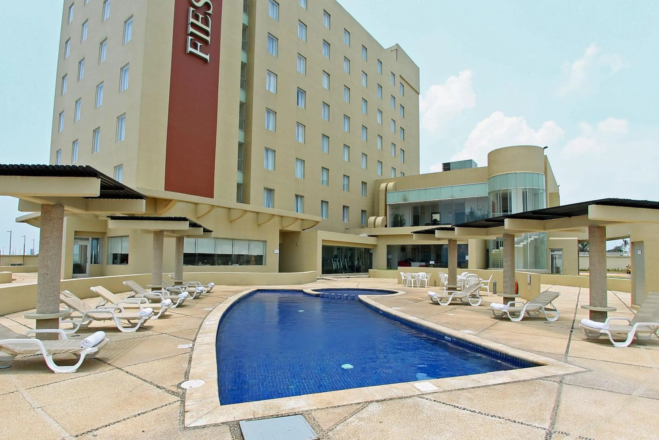 Swimming pool in Fiesta Inn Coatzacoalcos