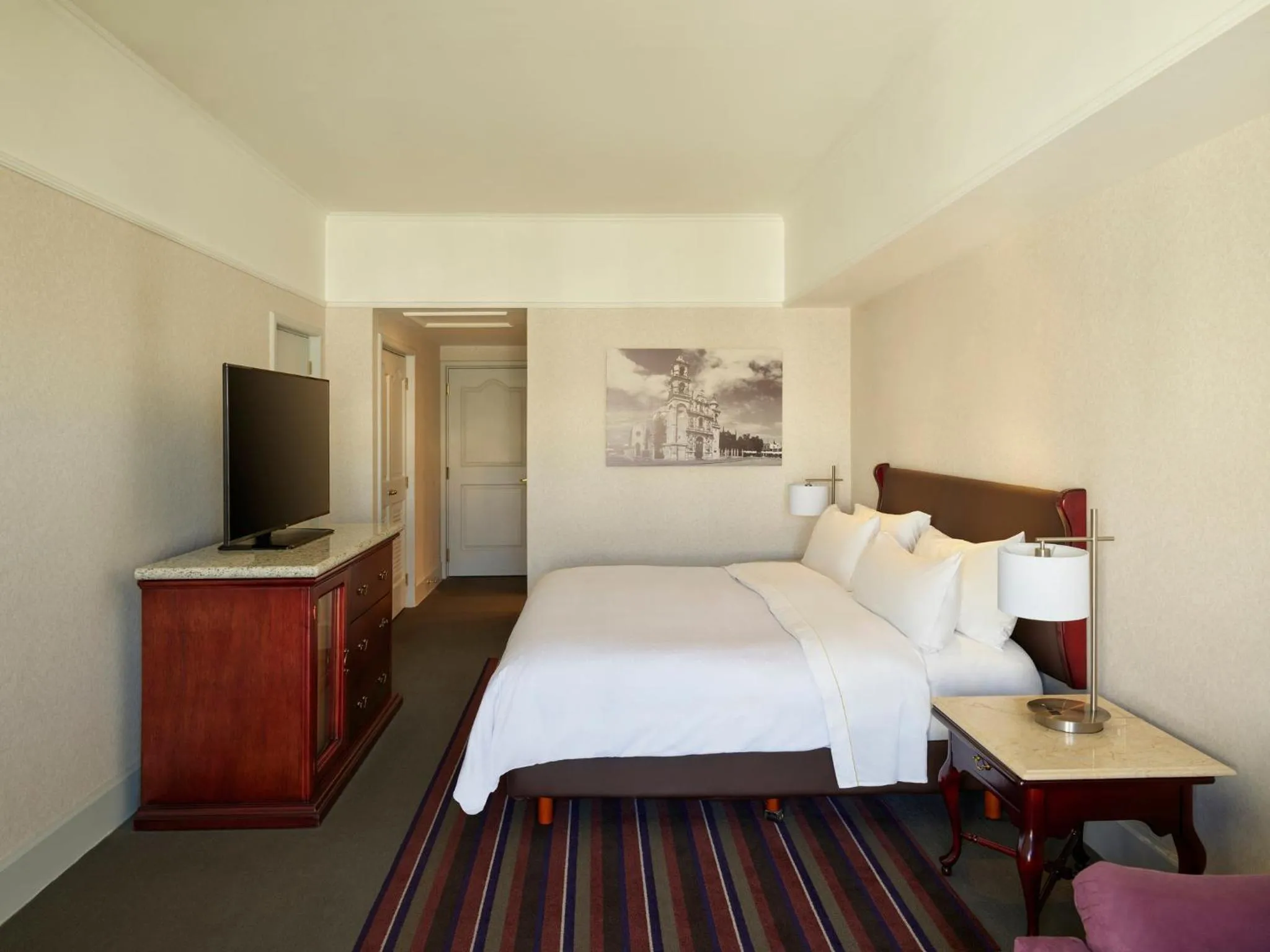 Photo of the whole room, Bed in Fiesta Americana Aguascalientes