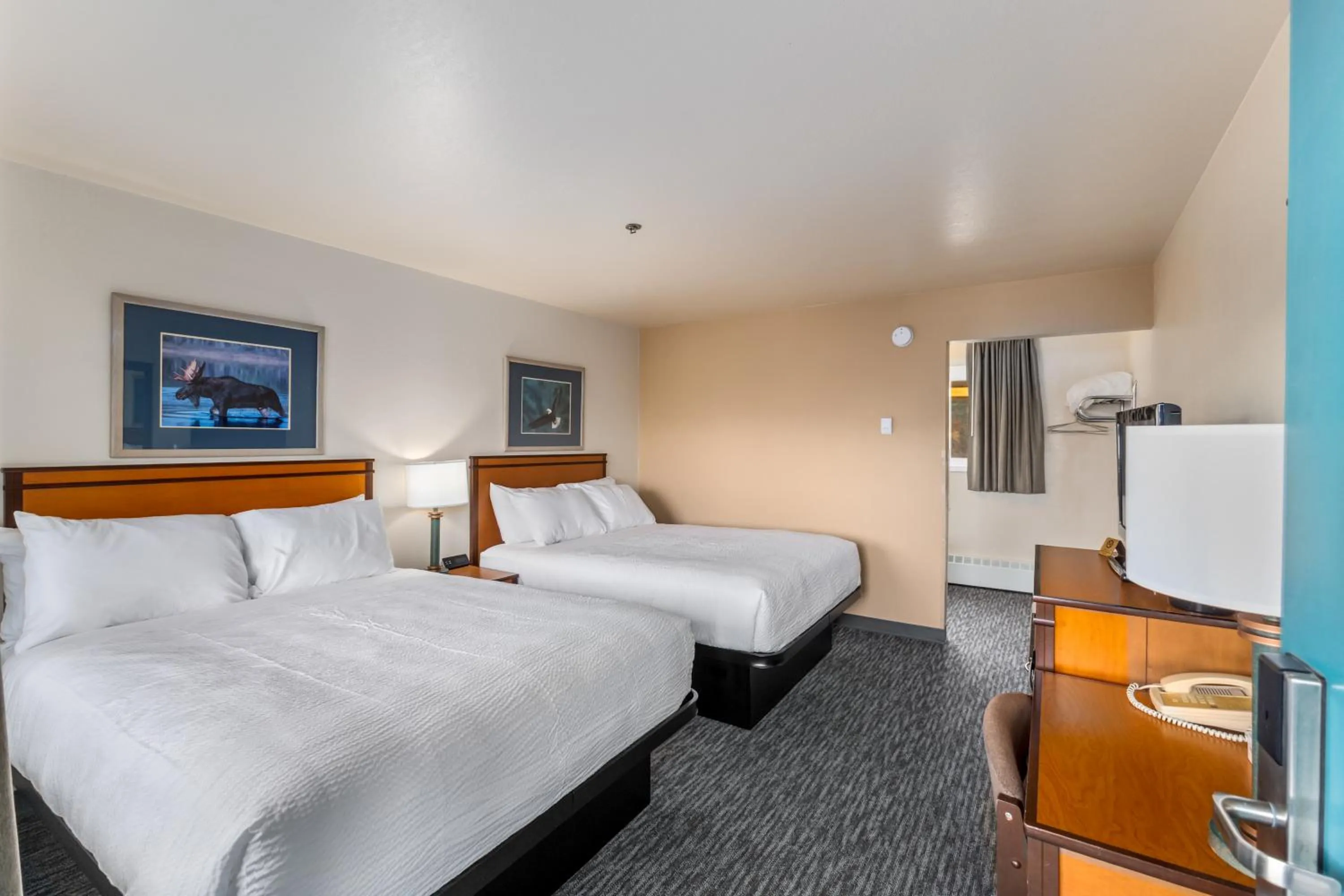 Photo of the whole room, Bed in Breeze Inn Hotel & Motel