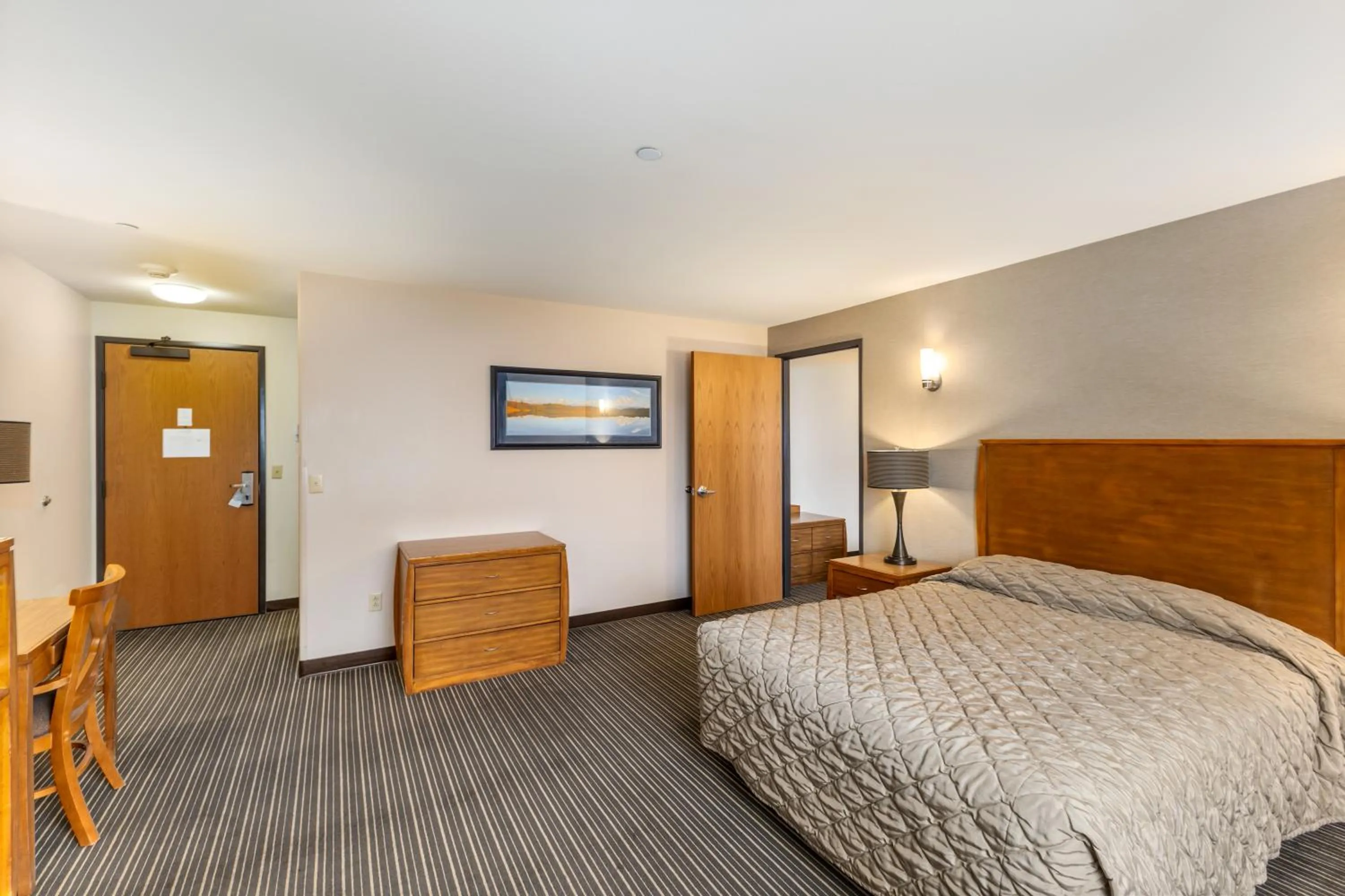 Bed in Breeze Inn Hotel & Motel