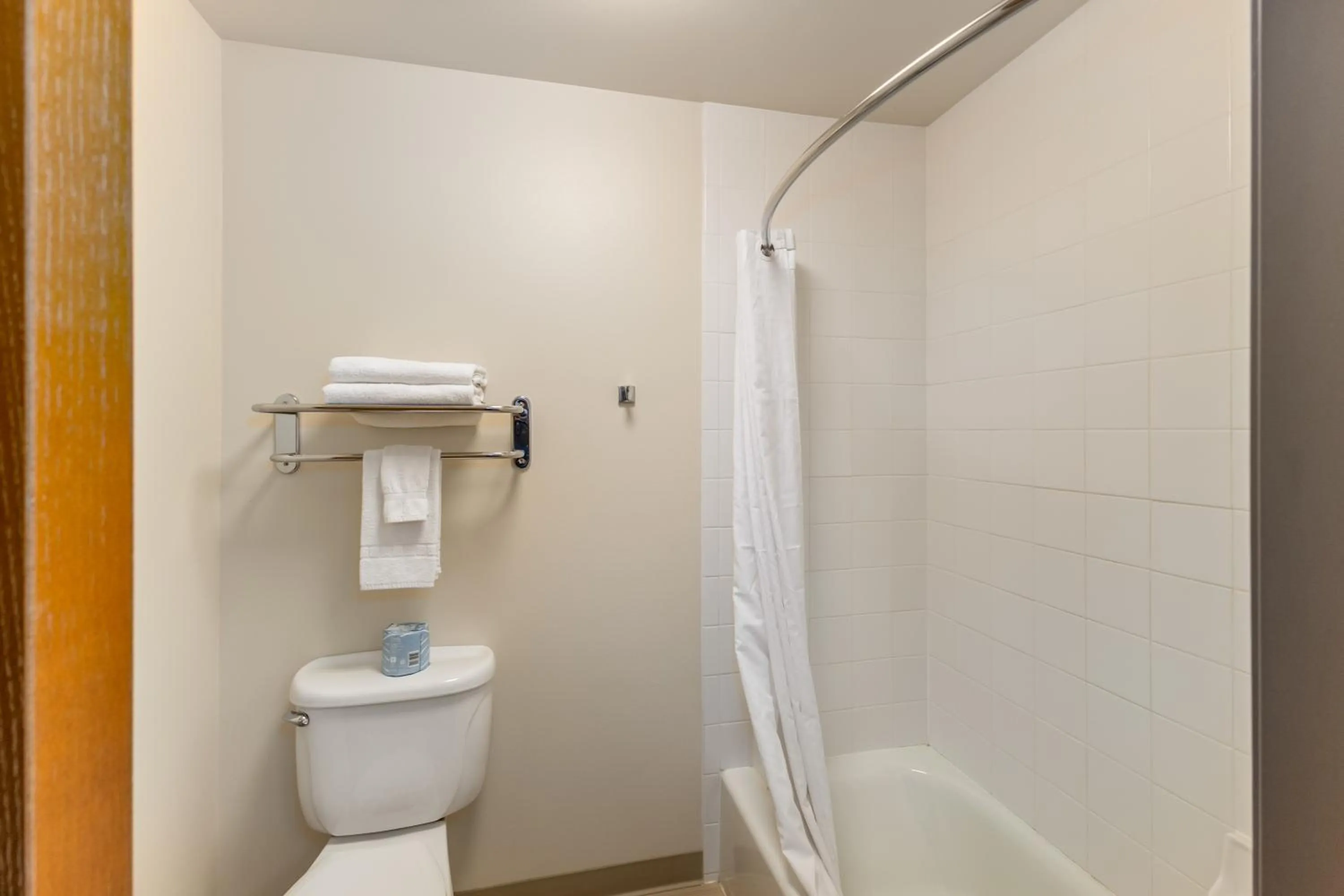 Breeze Inn Hotel & Motel