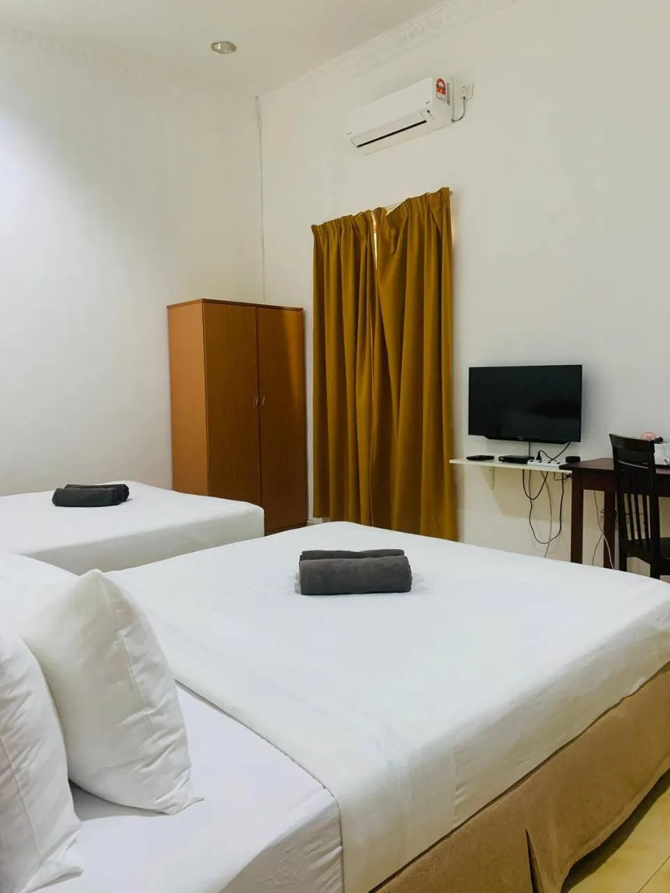 Bed in ANGGERIK IMPIAN HOTEL -Best for Travellers at Kuala Berang