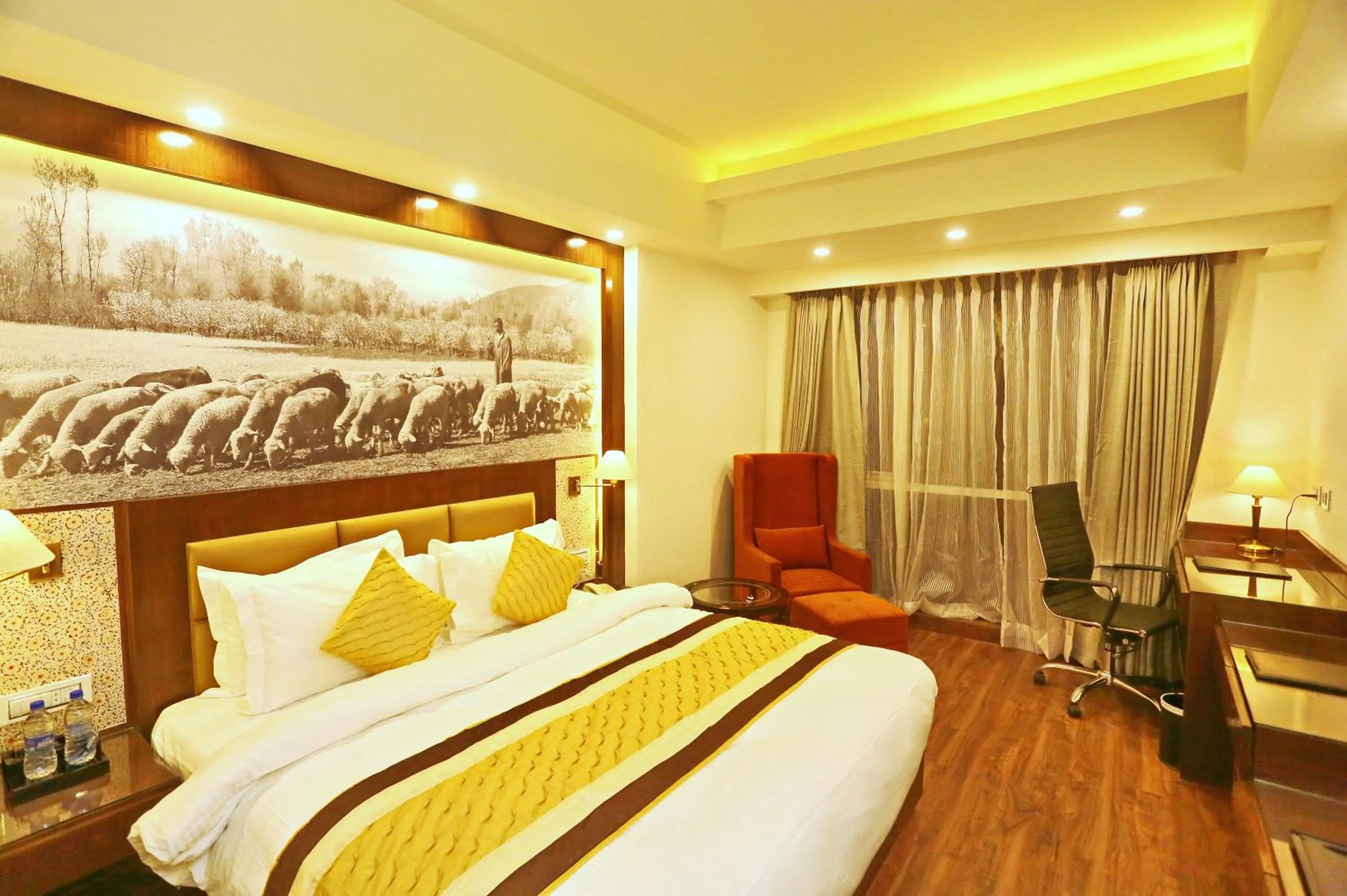 Bed in Regenta Central Srinagar, Rajbagh