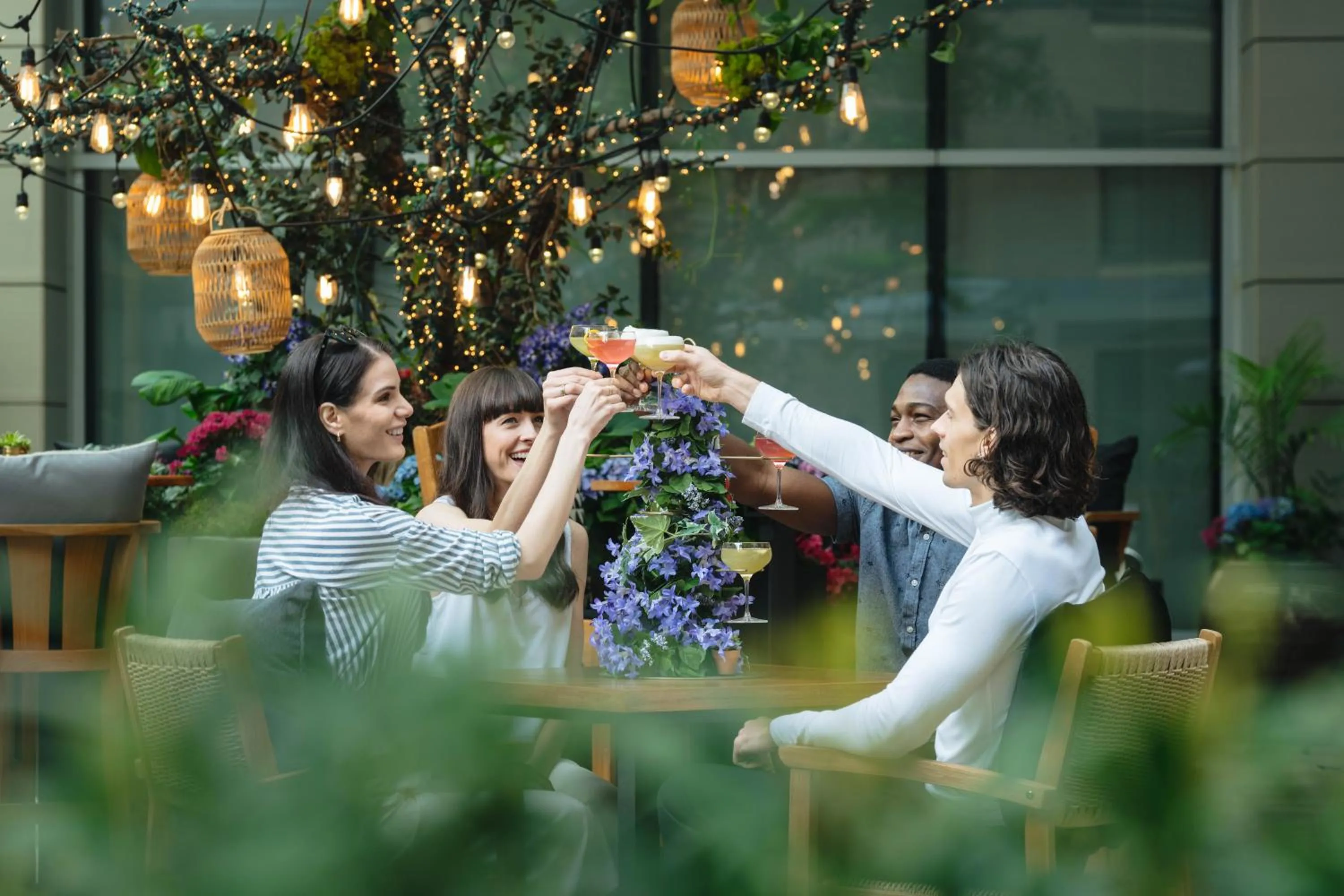 Restaurant/places to eat in Rosewood Hotel Georgia