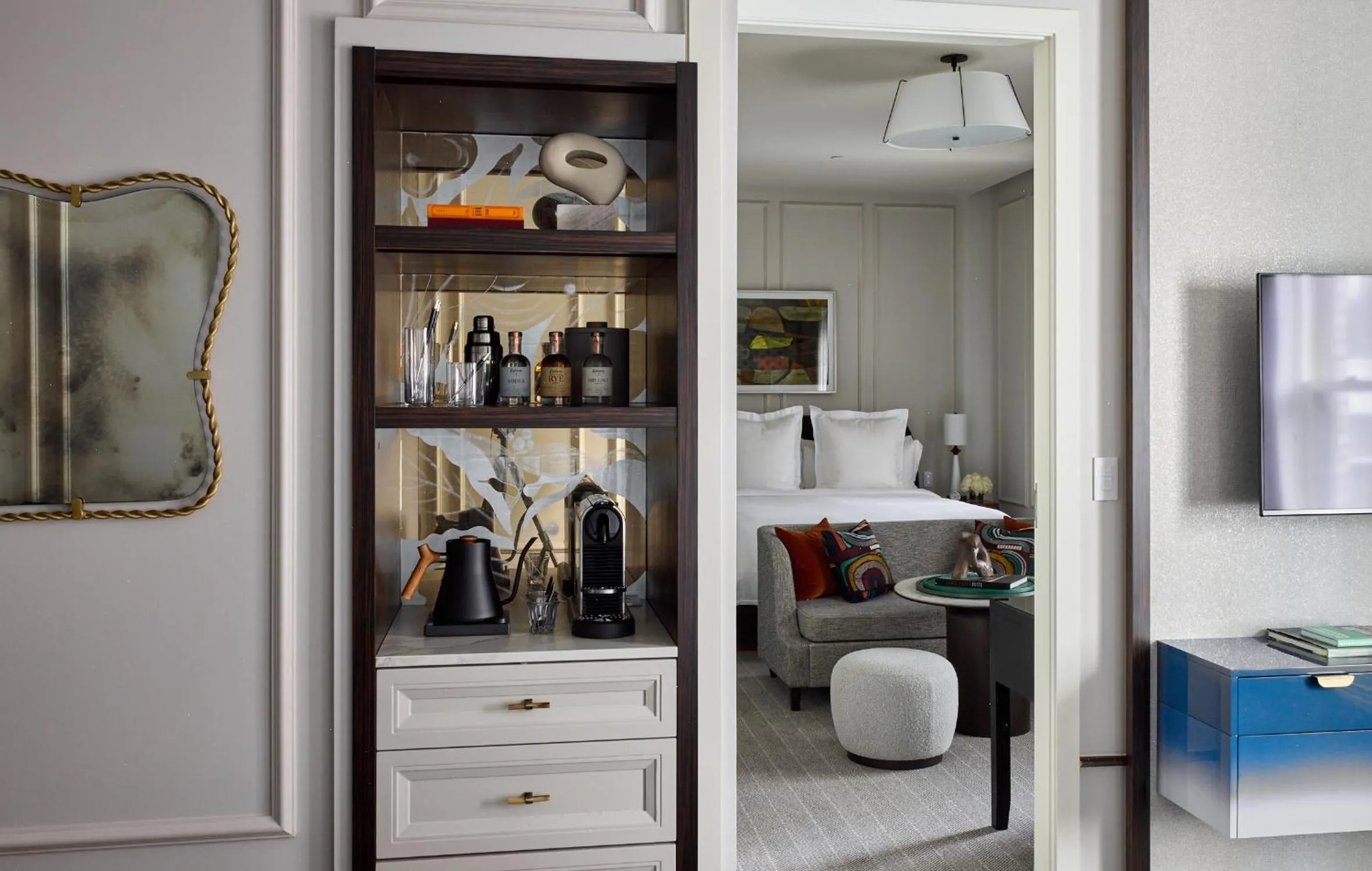 minibar in Rosewood Hotel Georgia