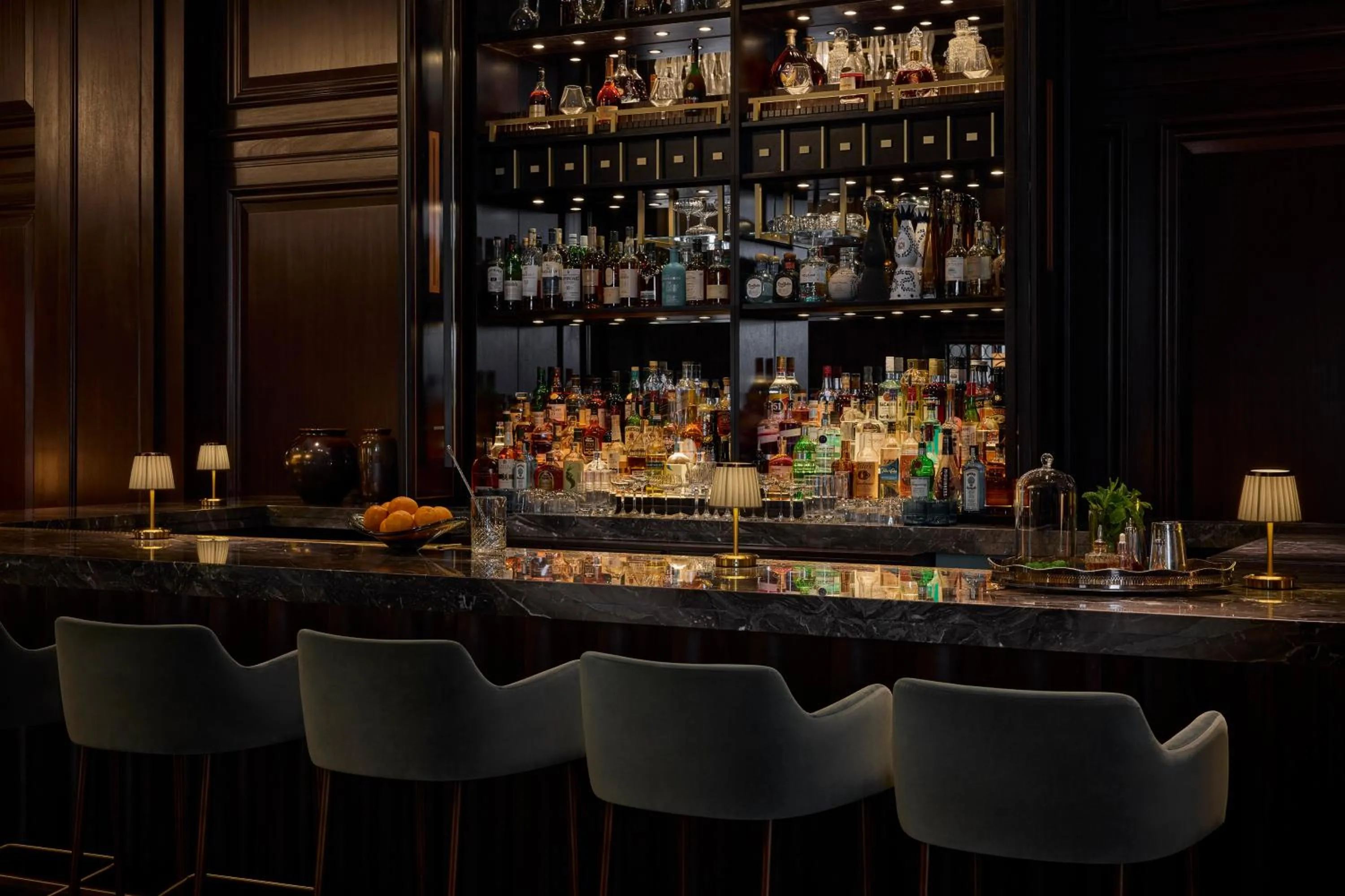 Restaurant/places to eat in Rosewood Hotel Georgia