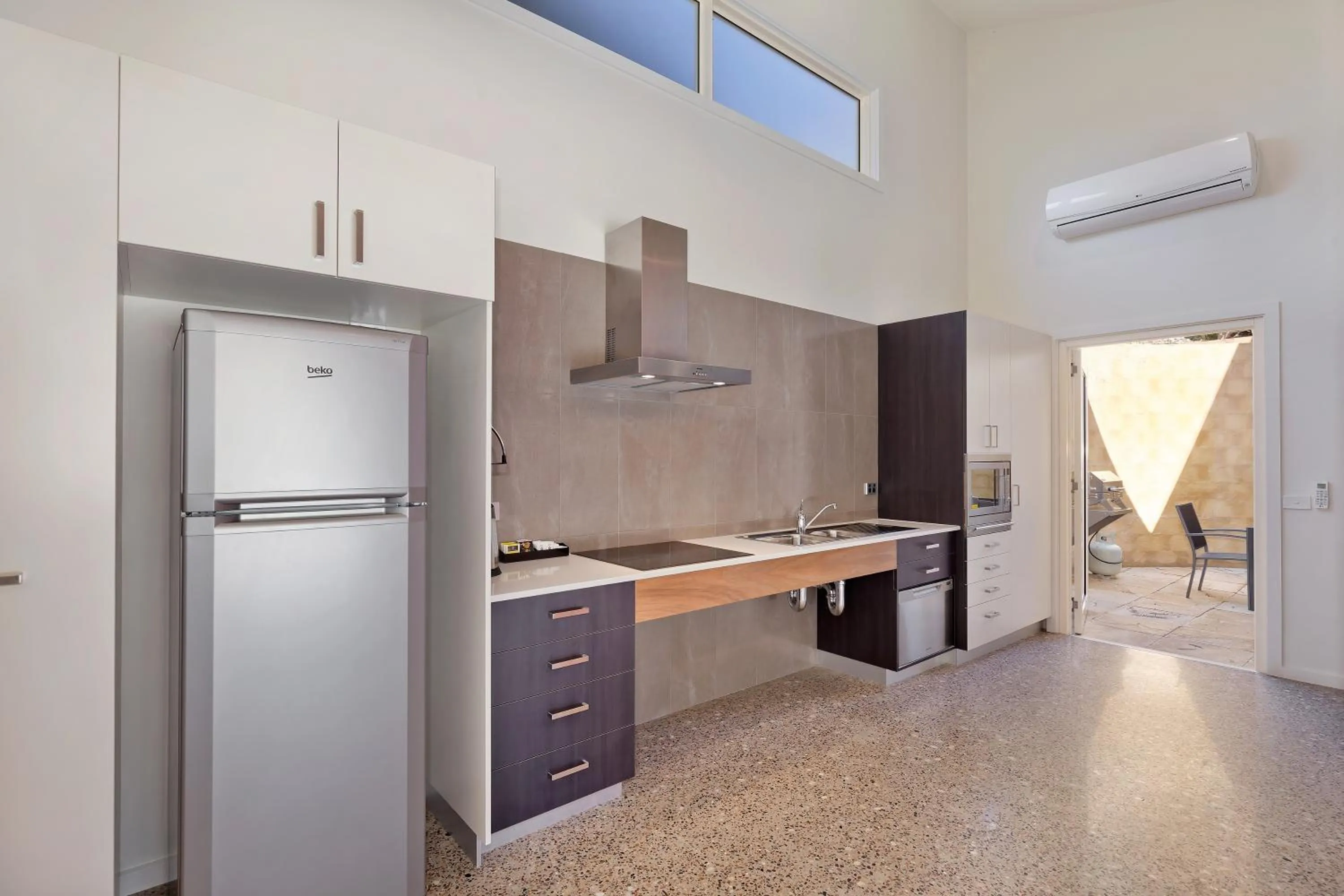 Kitchen or kitchenette in Tathra Beach House Holiday Apartments