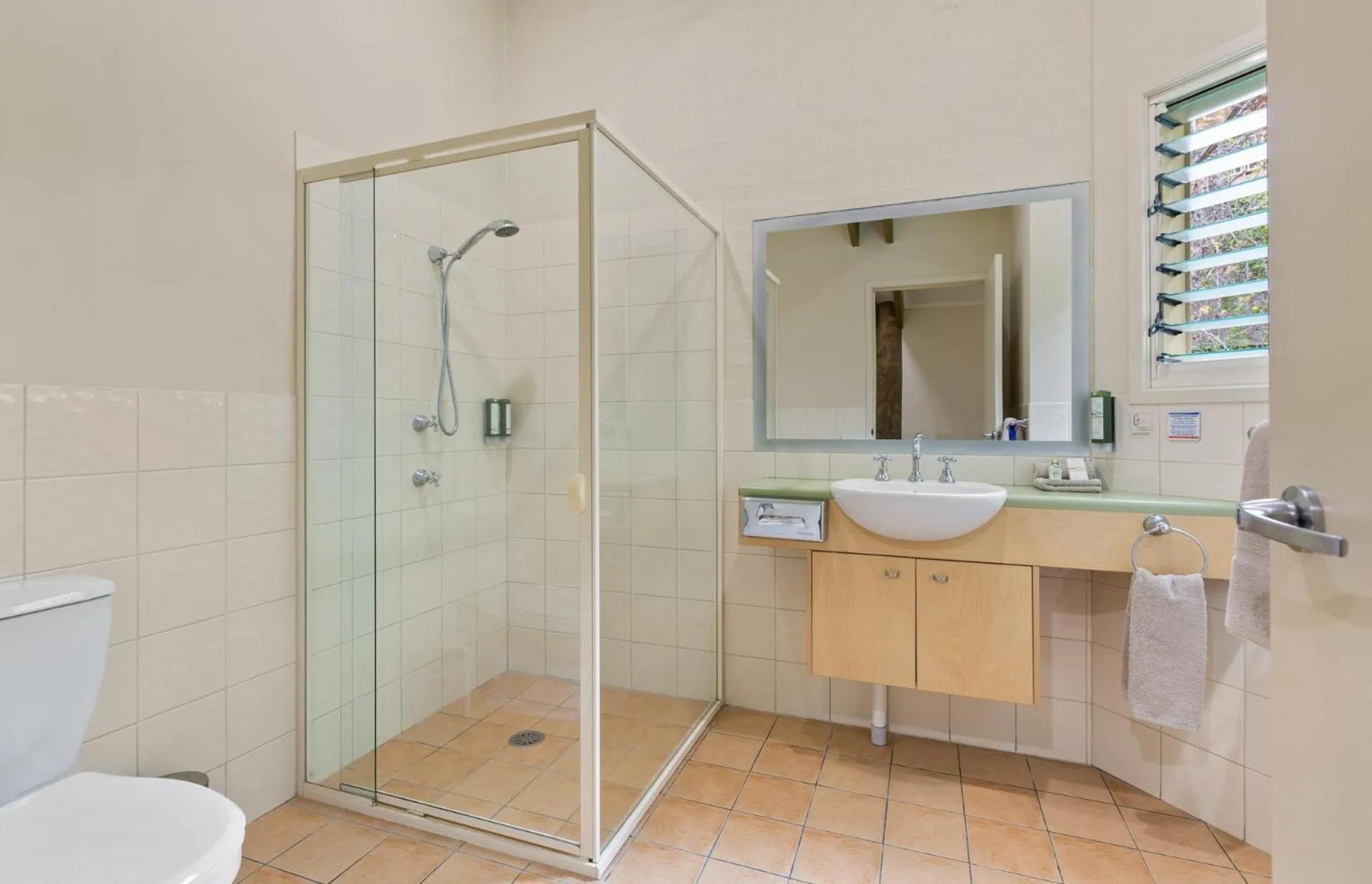 Toilet in Tathra Beach House Holiday Apartments